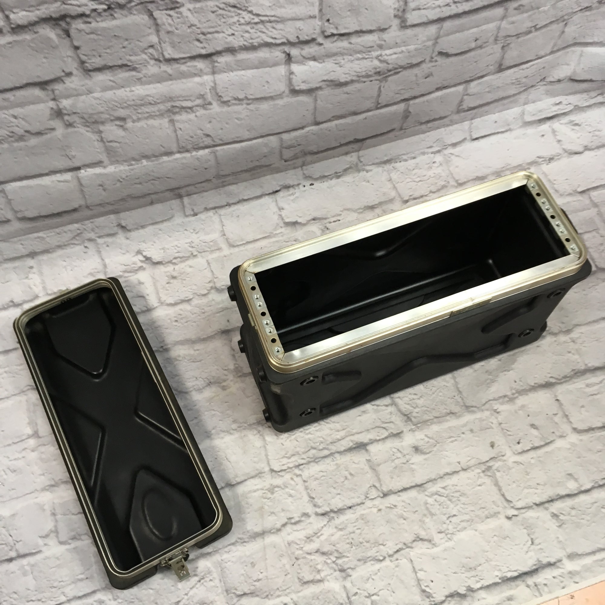 SKB Shallow 3U Rack Case