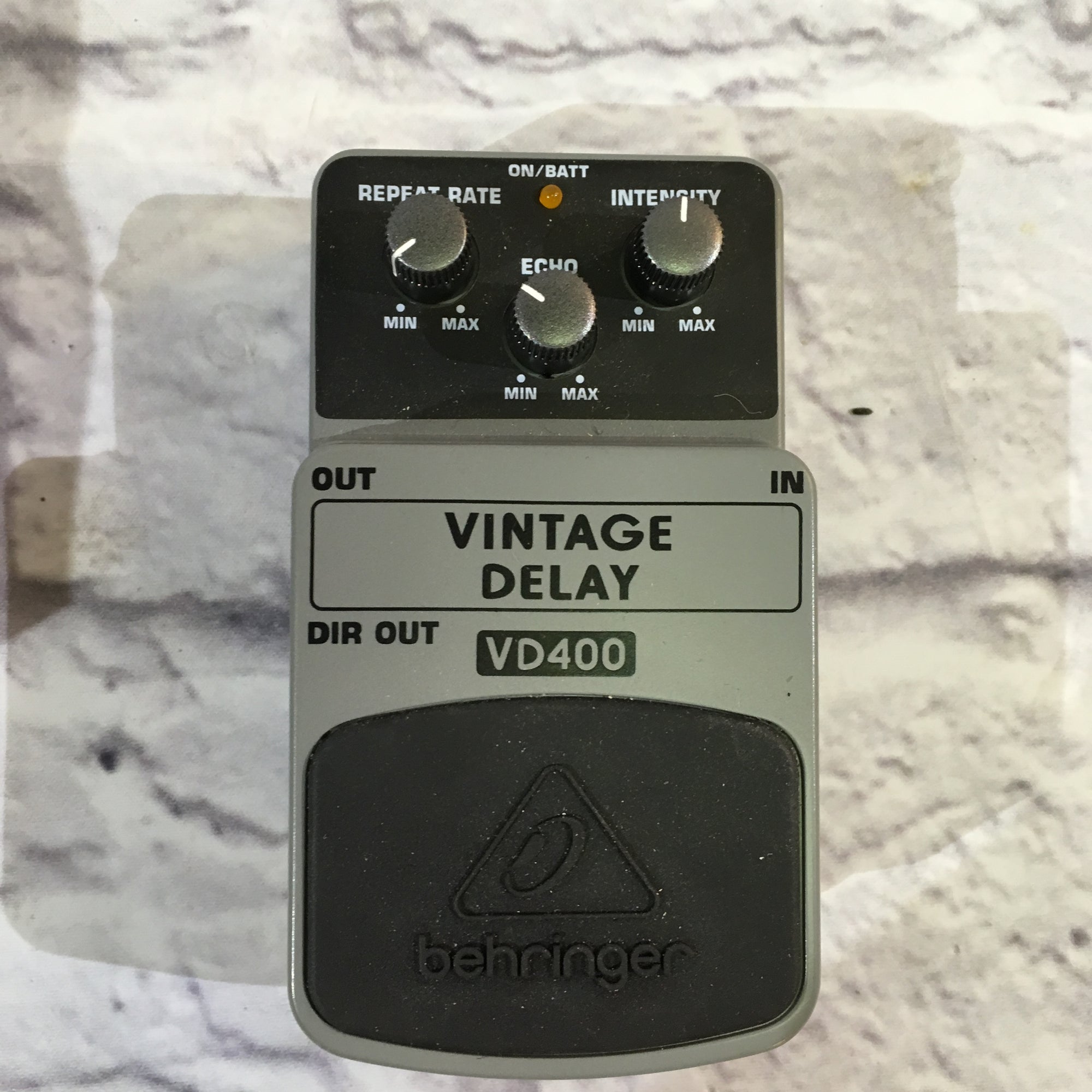 Behringer VD400 Vintage Delay Pedal