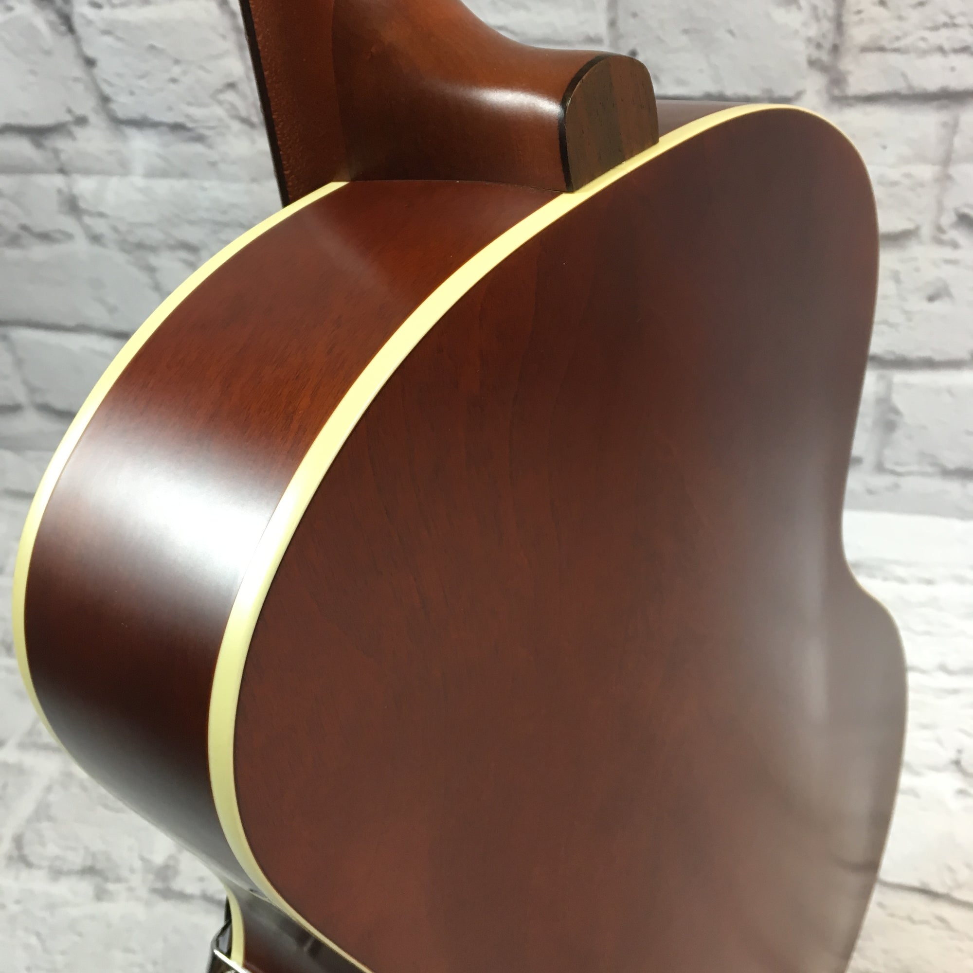 Godin 5th Avenue Kingpin P90 Cognac Burst Electric Guitar