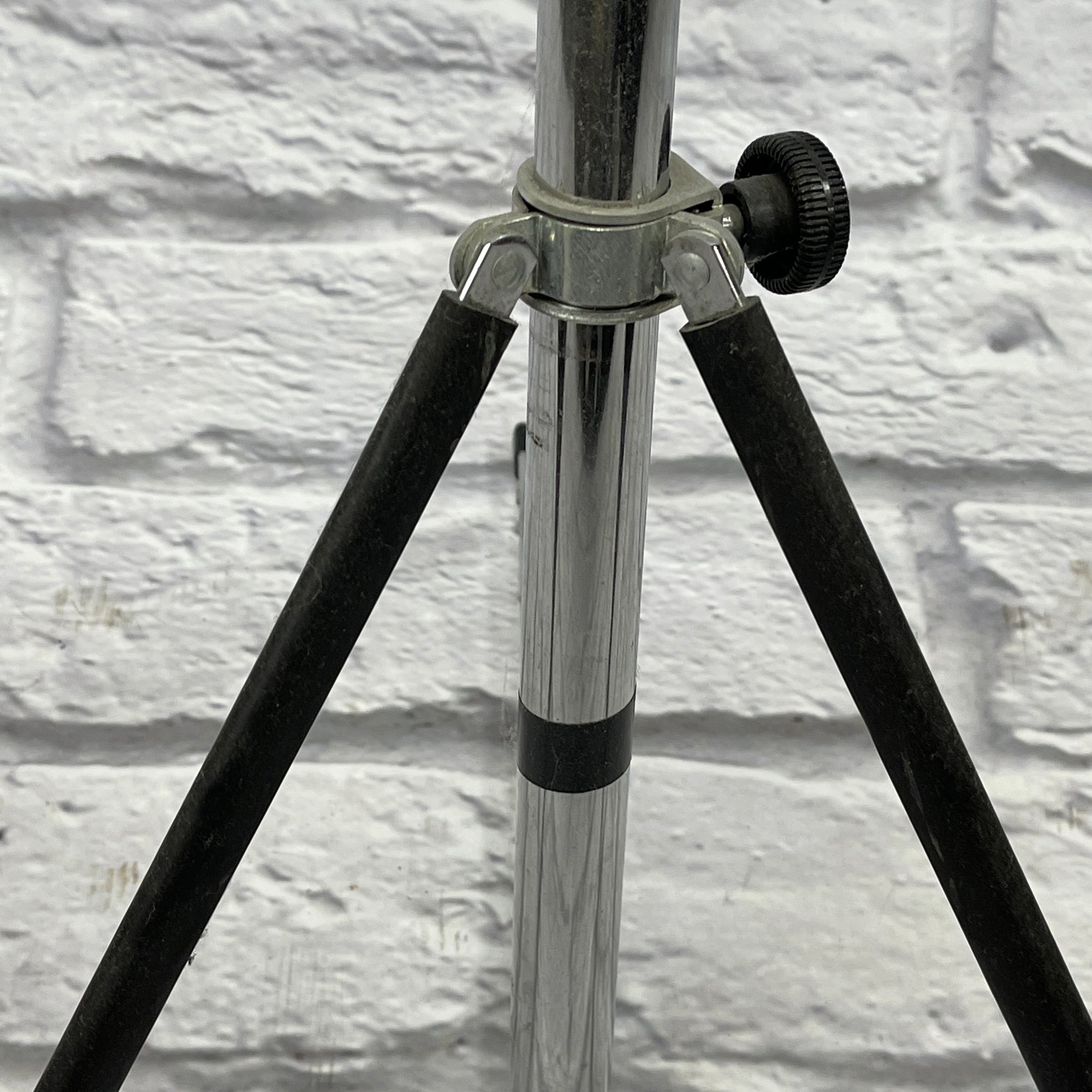 Hamilton Chrome Guitar Stand