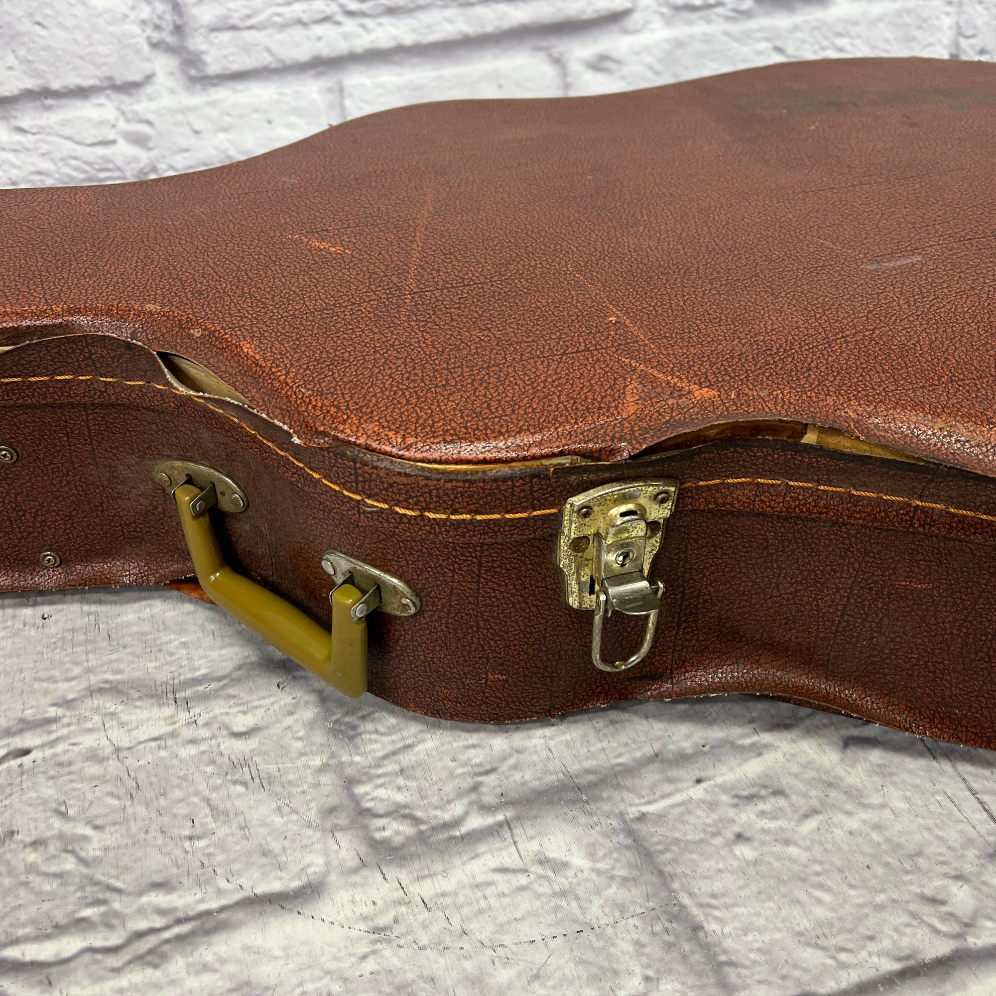 Alvarez Acoustic Guitar Hard Case