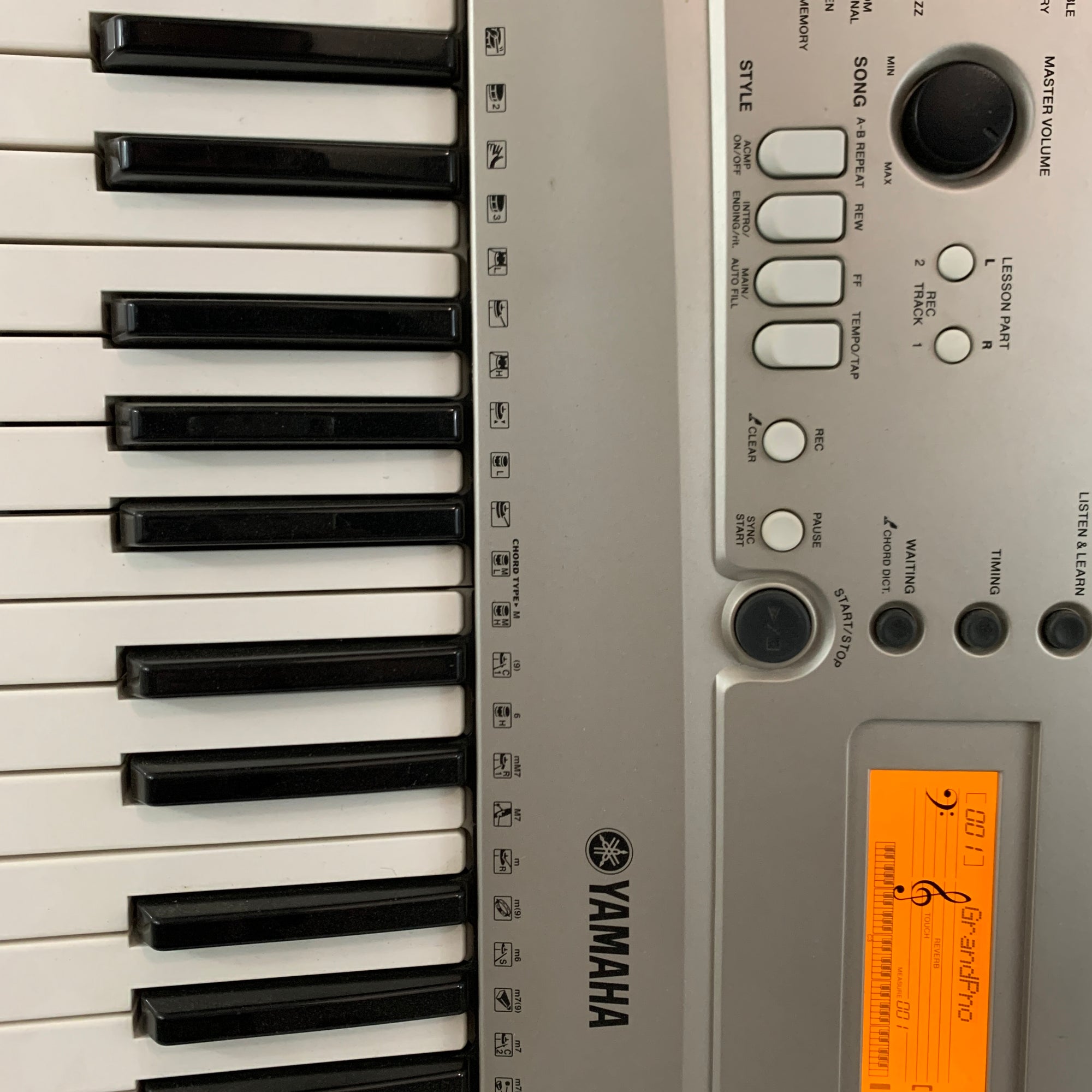 Yamaha PSR-E313 61-Key Digital Piano - Evolution Music