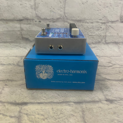 Electro-Harmonix Memory Man With Hazarai / Looper Delay Pedal