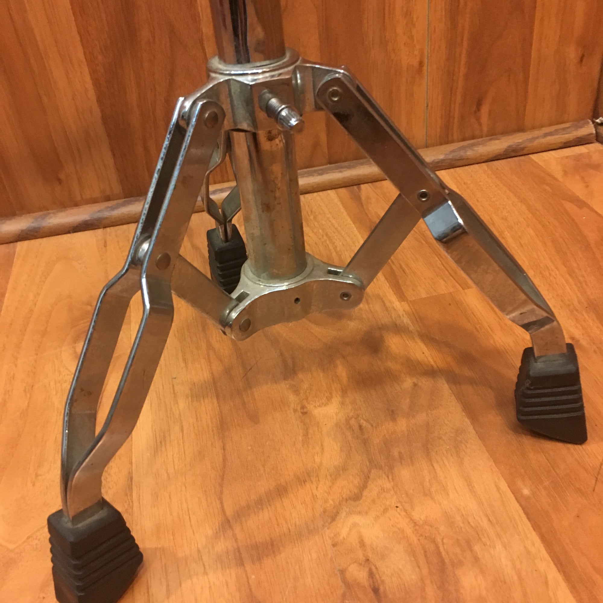 Unknown Brand MINI Snare Stand (only holds 13" drums and smaller)