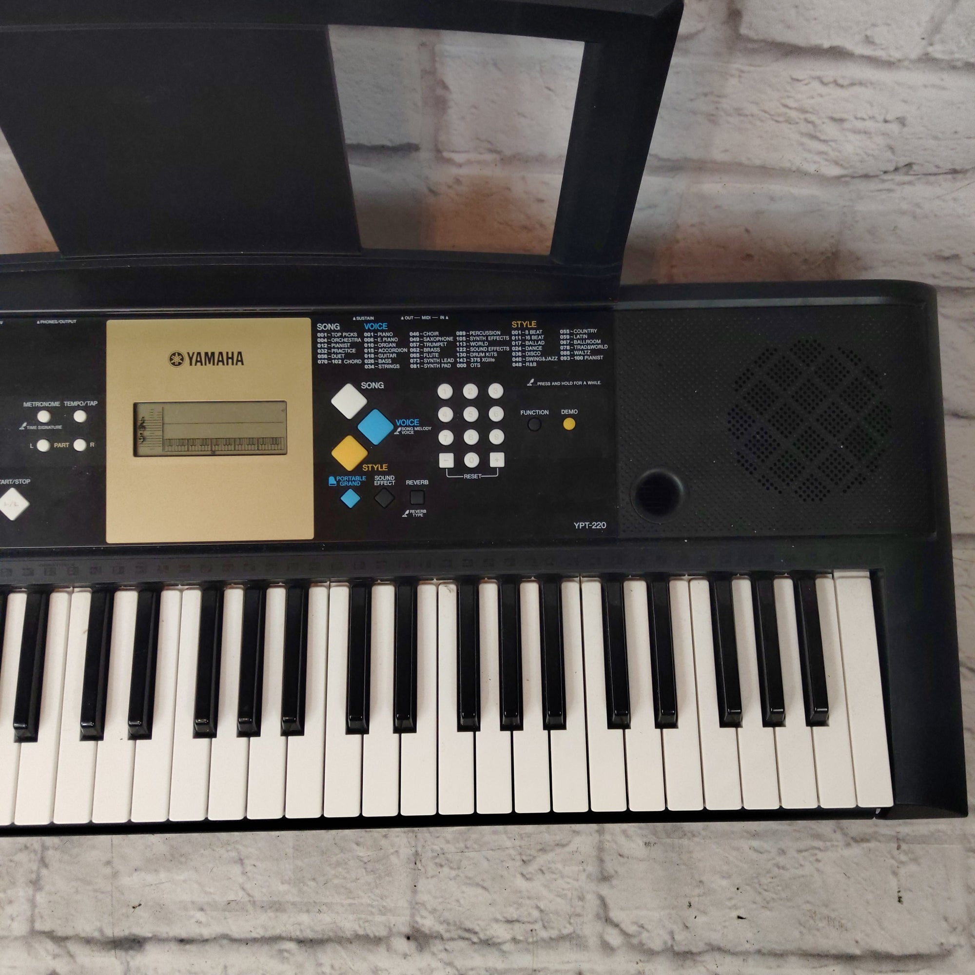 Yamaha 61-key Digital Keyboard w/ power supply