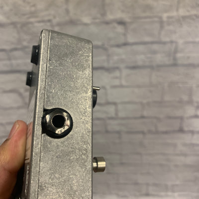 Electro-Harmonix Freeze Sound Retainer Effect Pedal