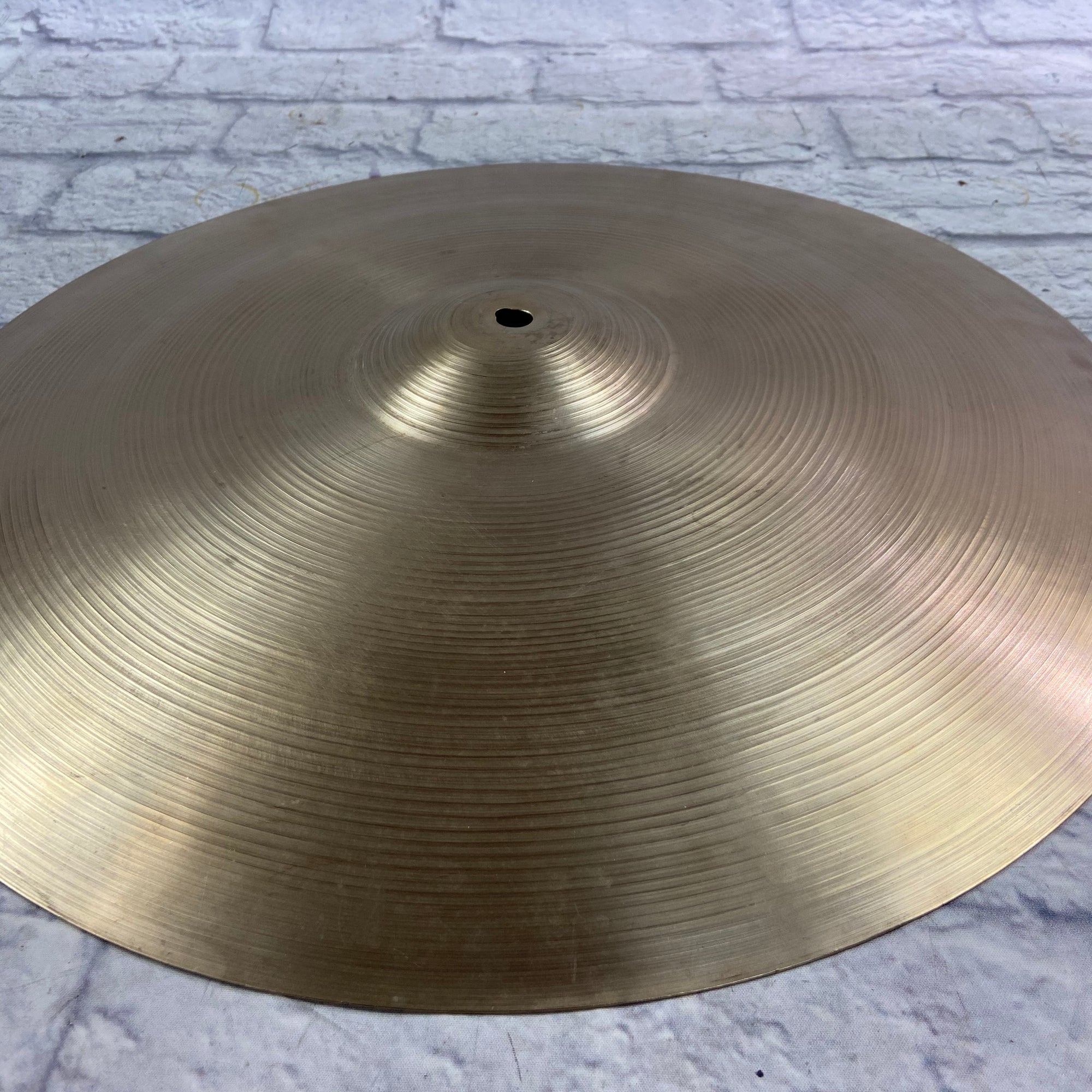 Zildjian Avedis 19 Medium Crash Cymbal Unknown Series