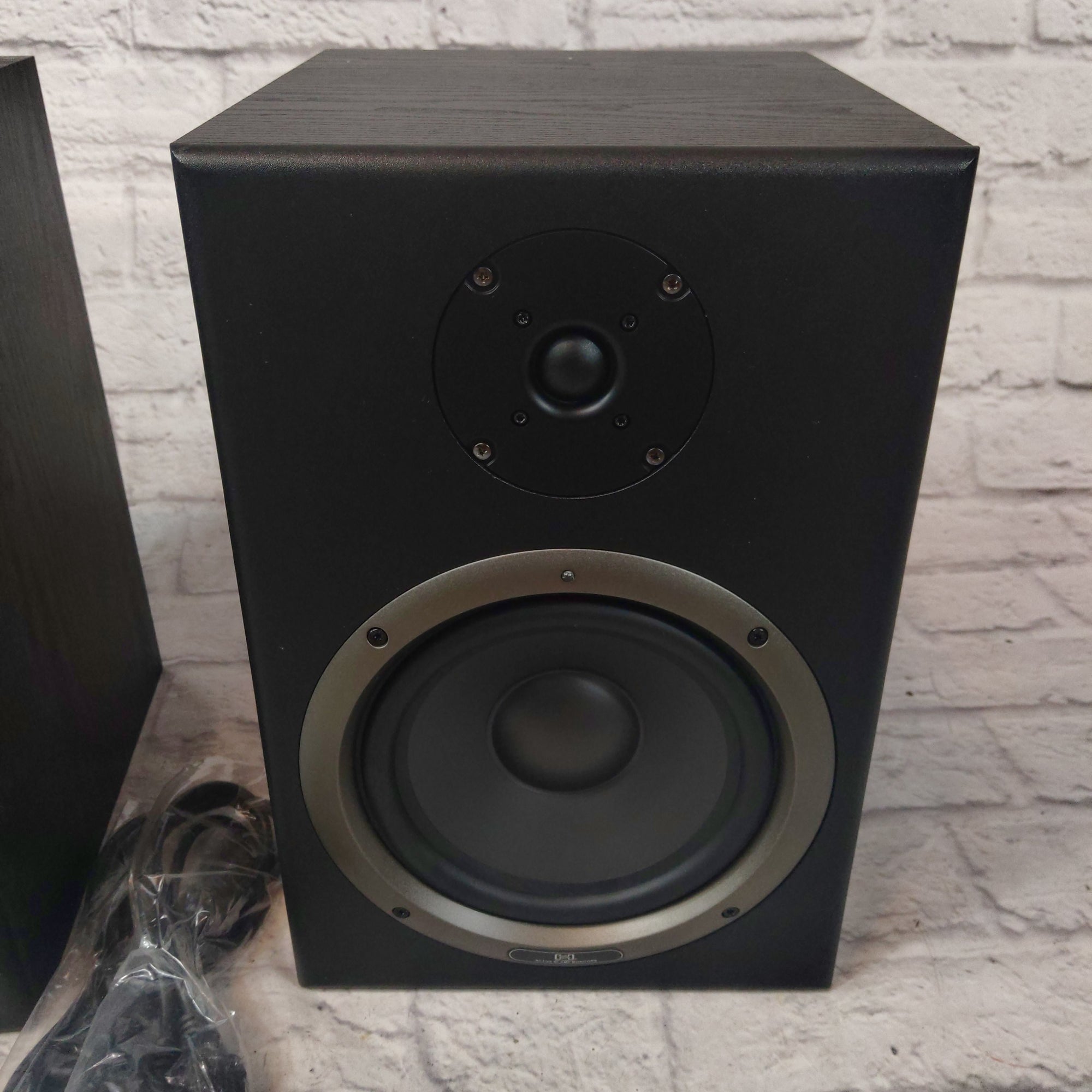 Hosa QZS-8P (Pair) 8" Active Studio Monitors / Speakers