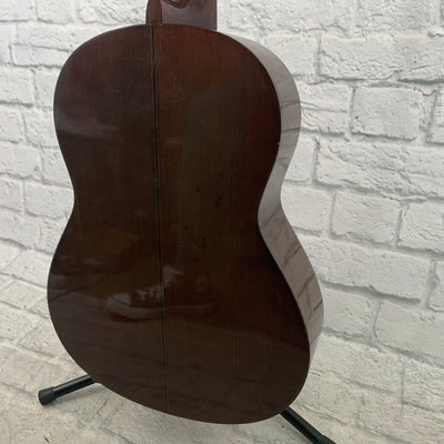 Yamaha G-235 Classical Guitar