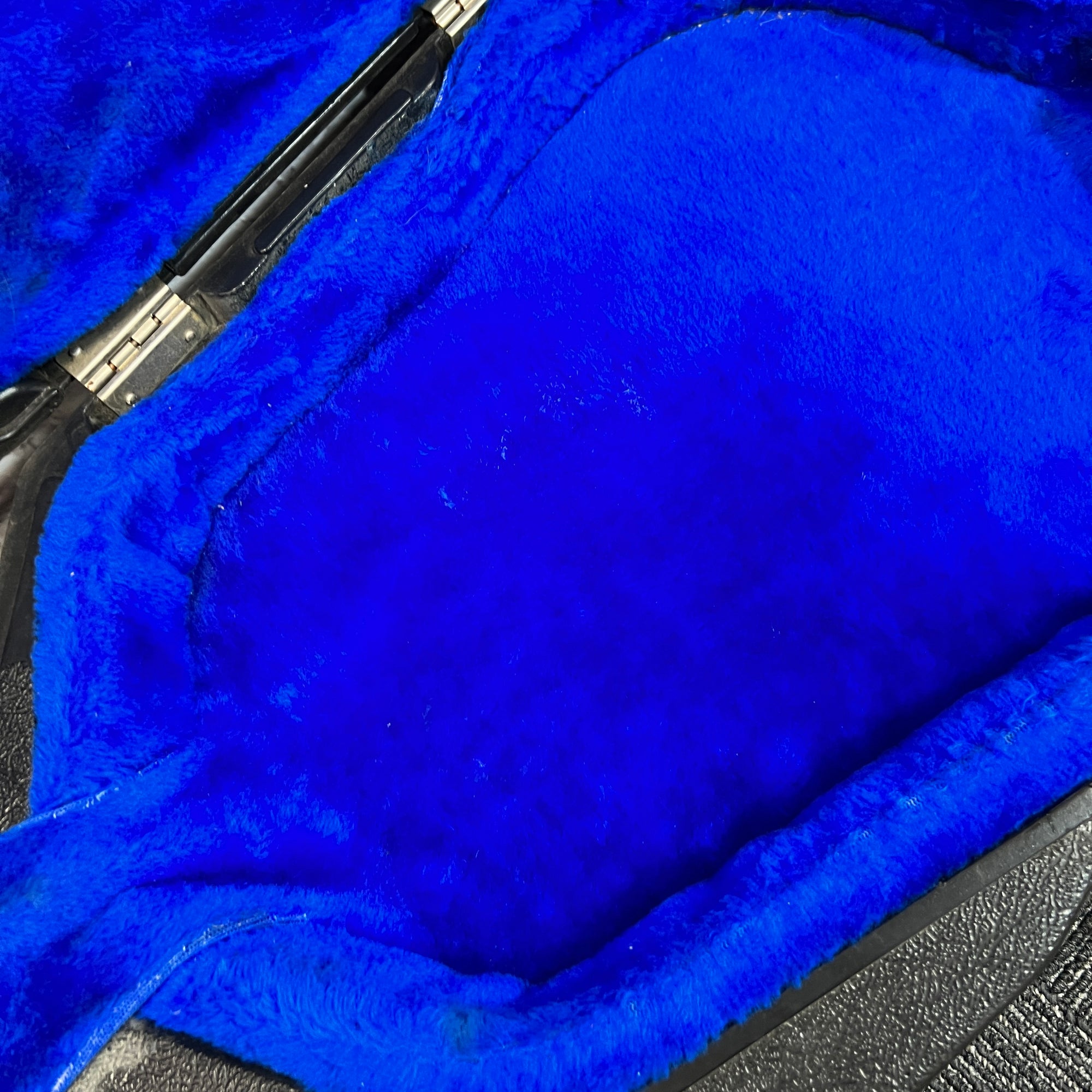 Gibson Vintage Chainsaw Guitar Case Late 1970s Evolution Music