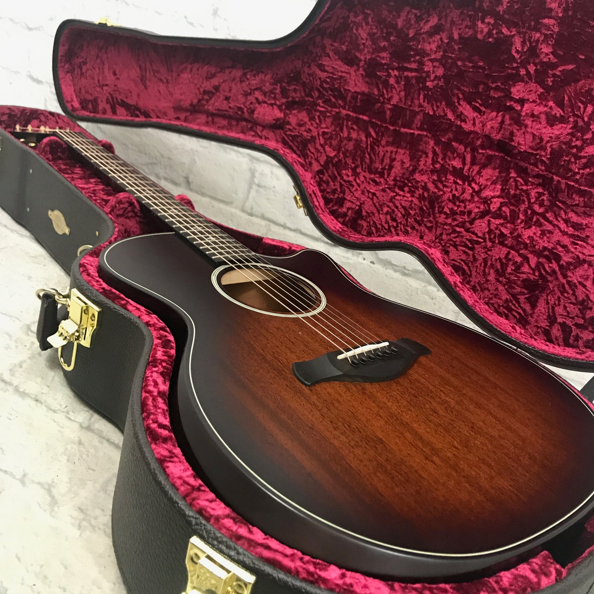 Taylor Builder's Edition 324ce V-Class Bracing Shaded Edgeburst With Case
