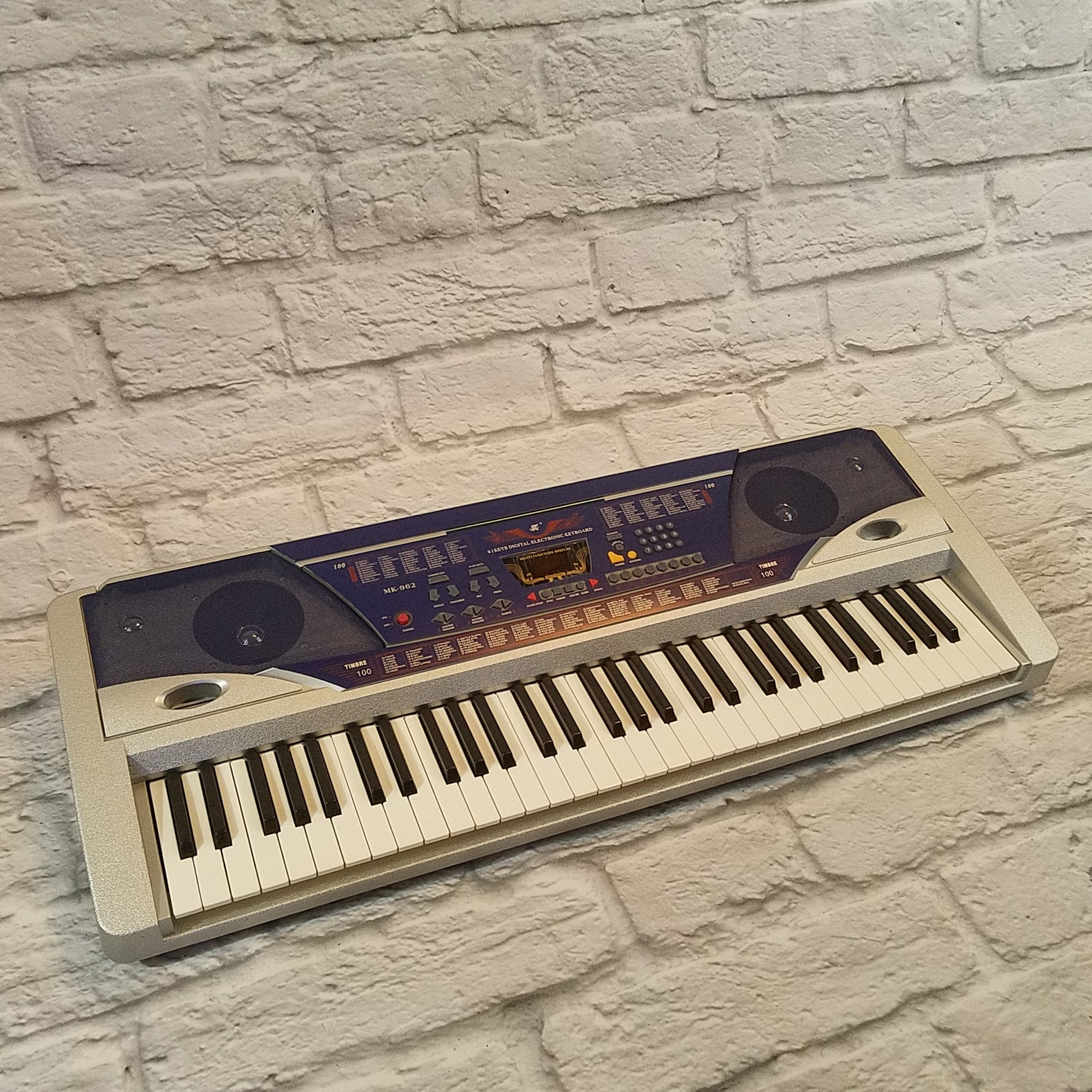MK962 61 Key Digital Electronic Keyboard - New Old Stock!