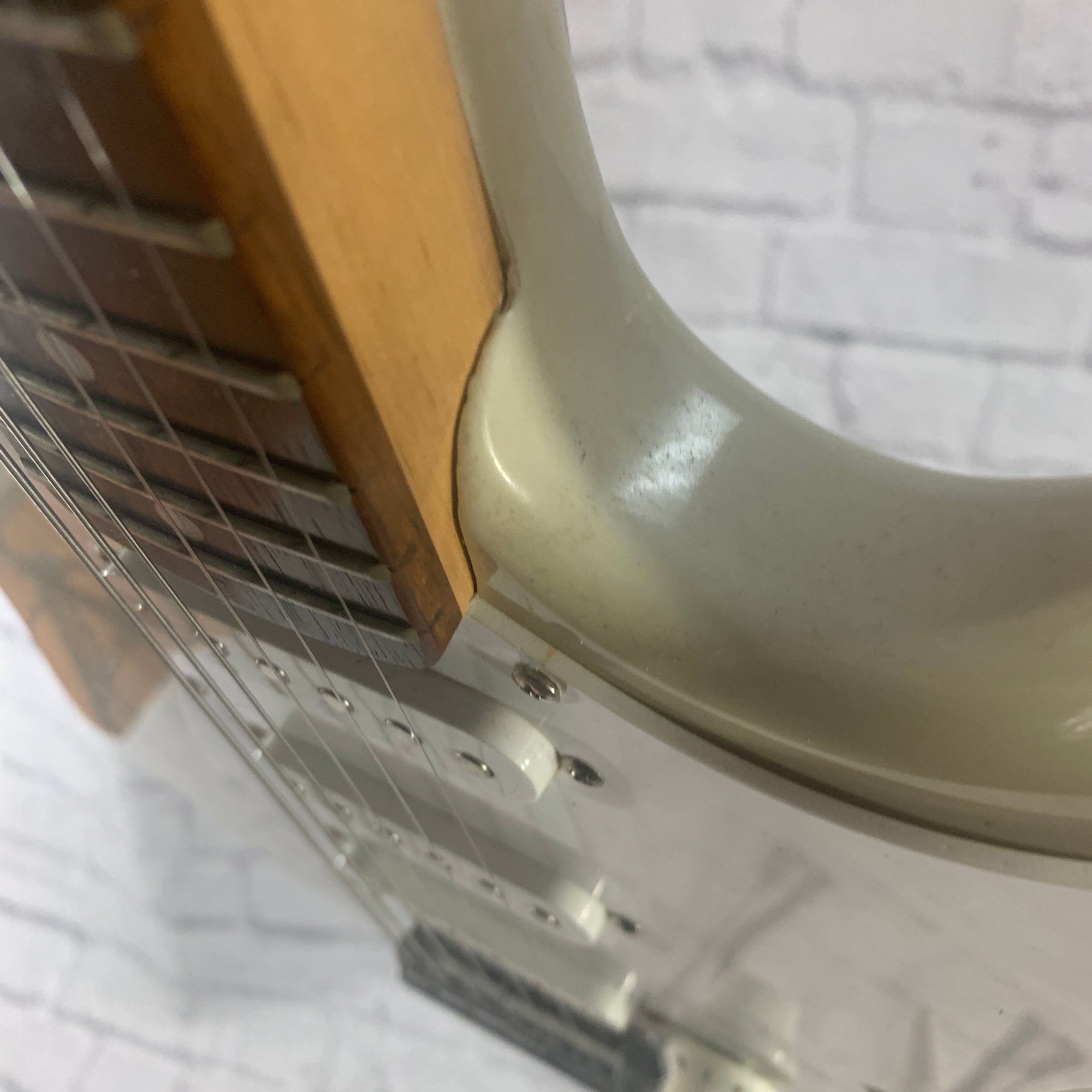 Squier Bullet Electric Guitar White