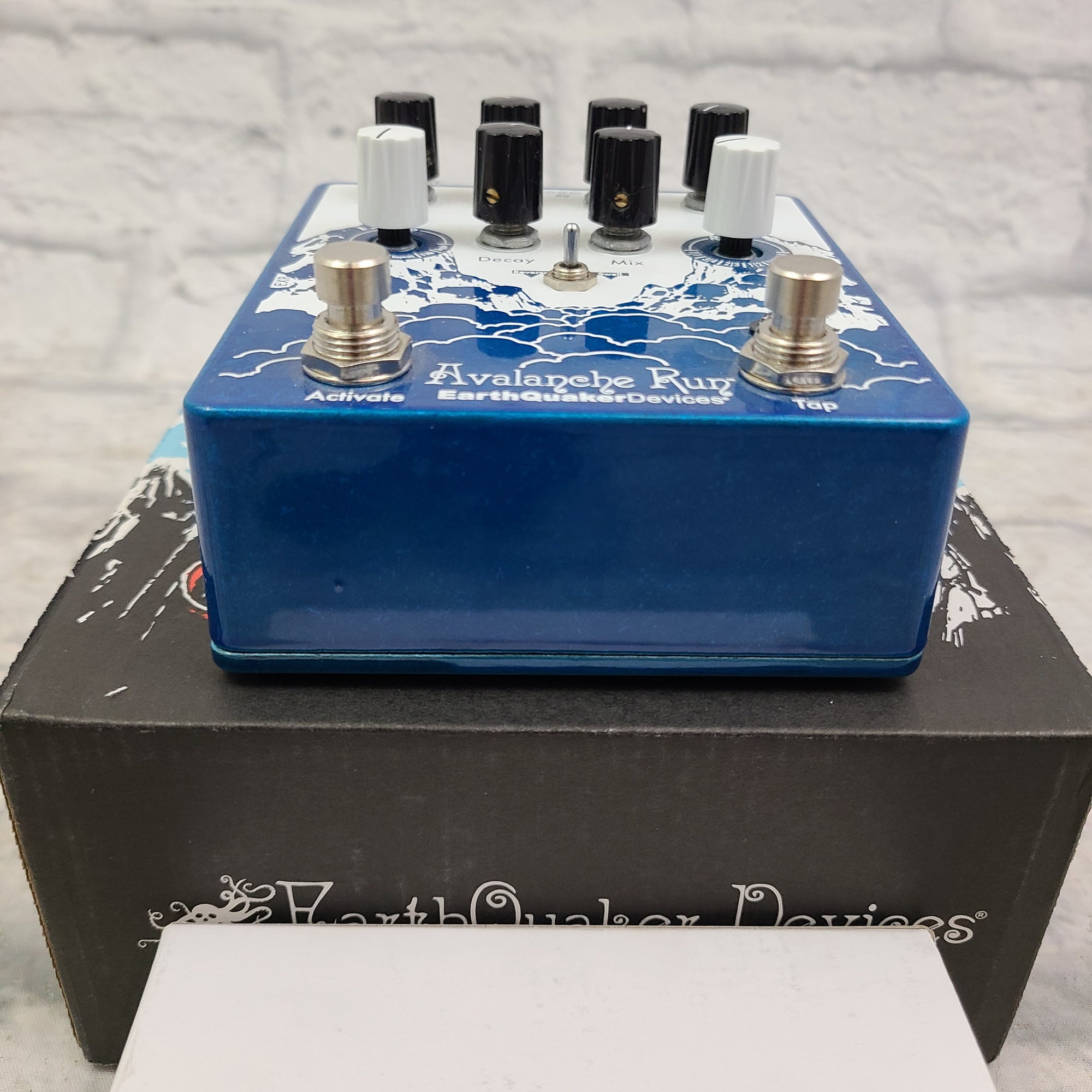 EARTHQUAKER DEVICES アバランチラン V1 EARTHQUAKER DEVICES