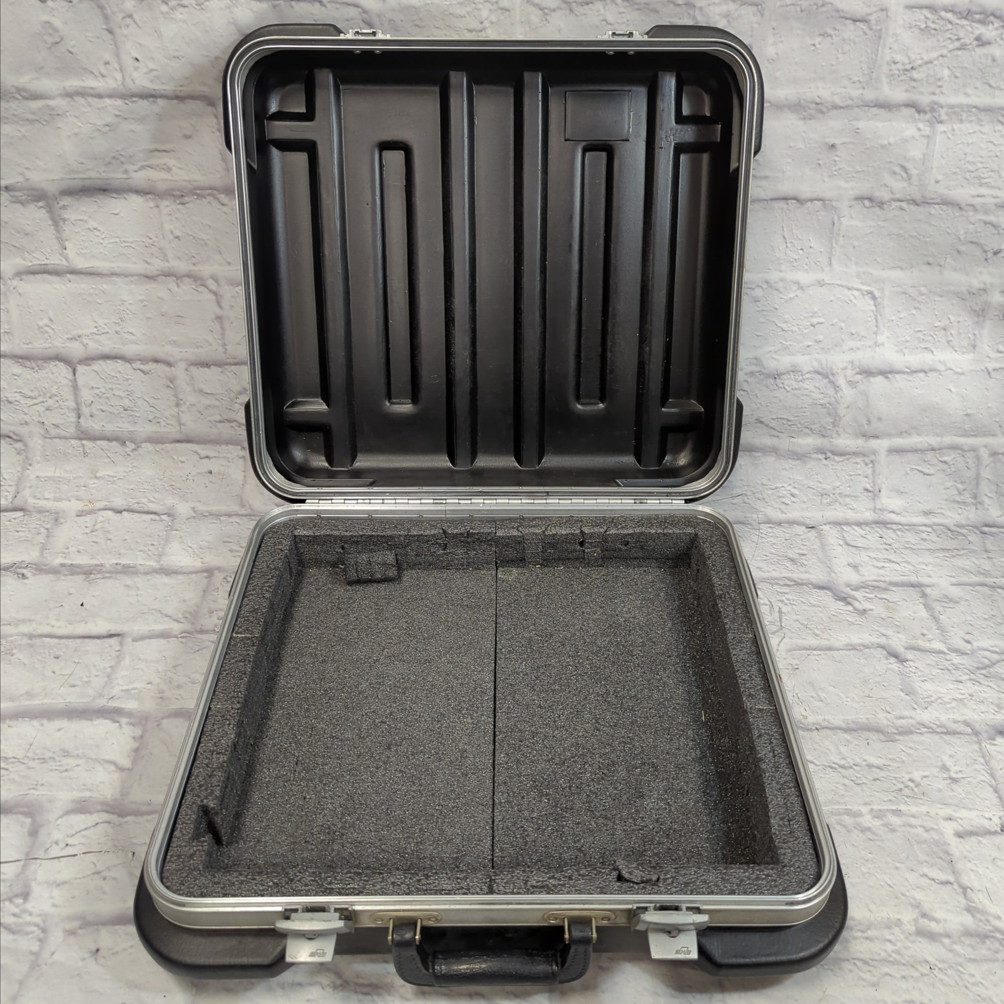 SKB Small Mixer Hard Case