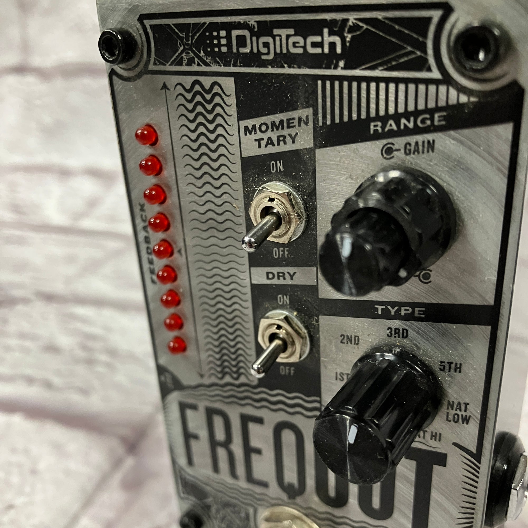 freqout guitar pedal Digitech FreqOut Natural Feedback Creator Pedal