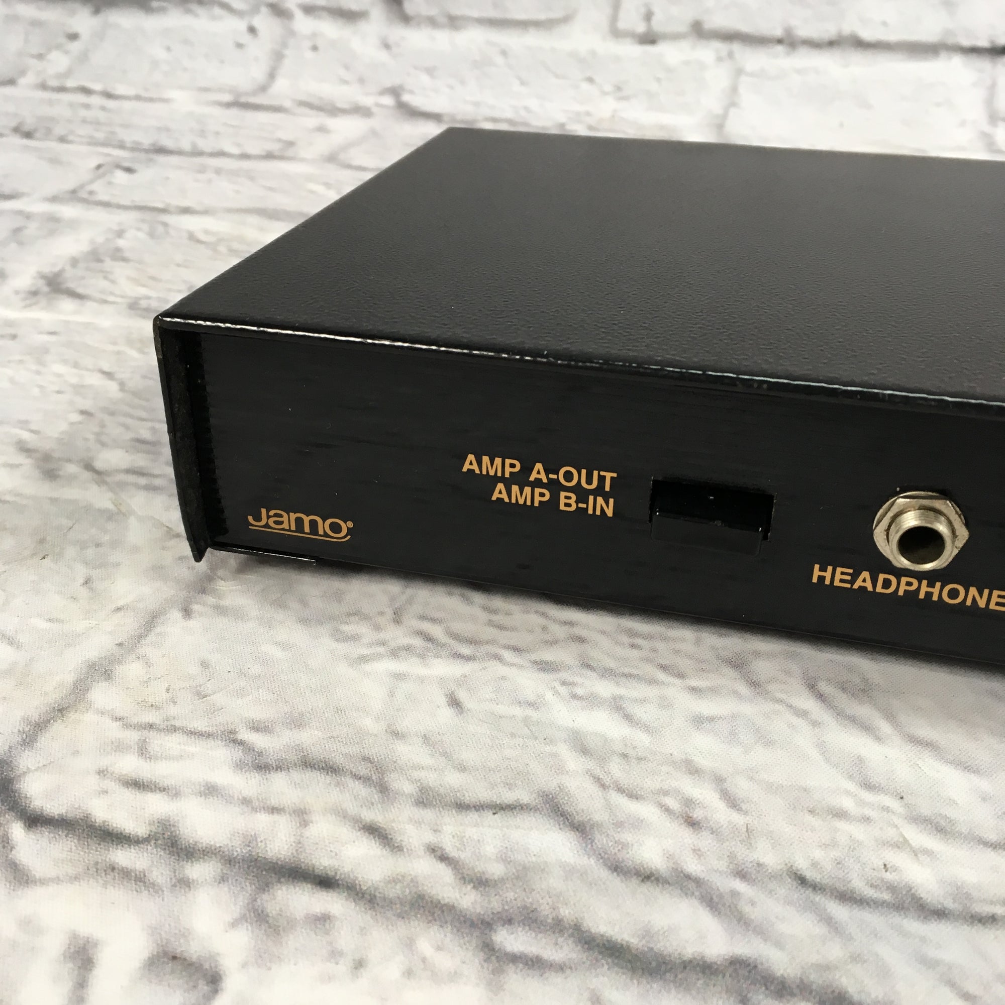 Jamo JSS4 Speaker Selector - Evolution Music
