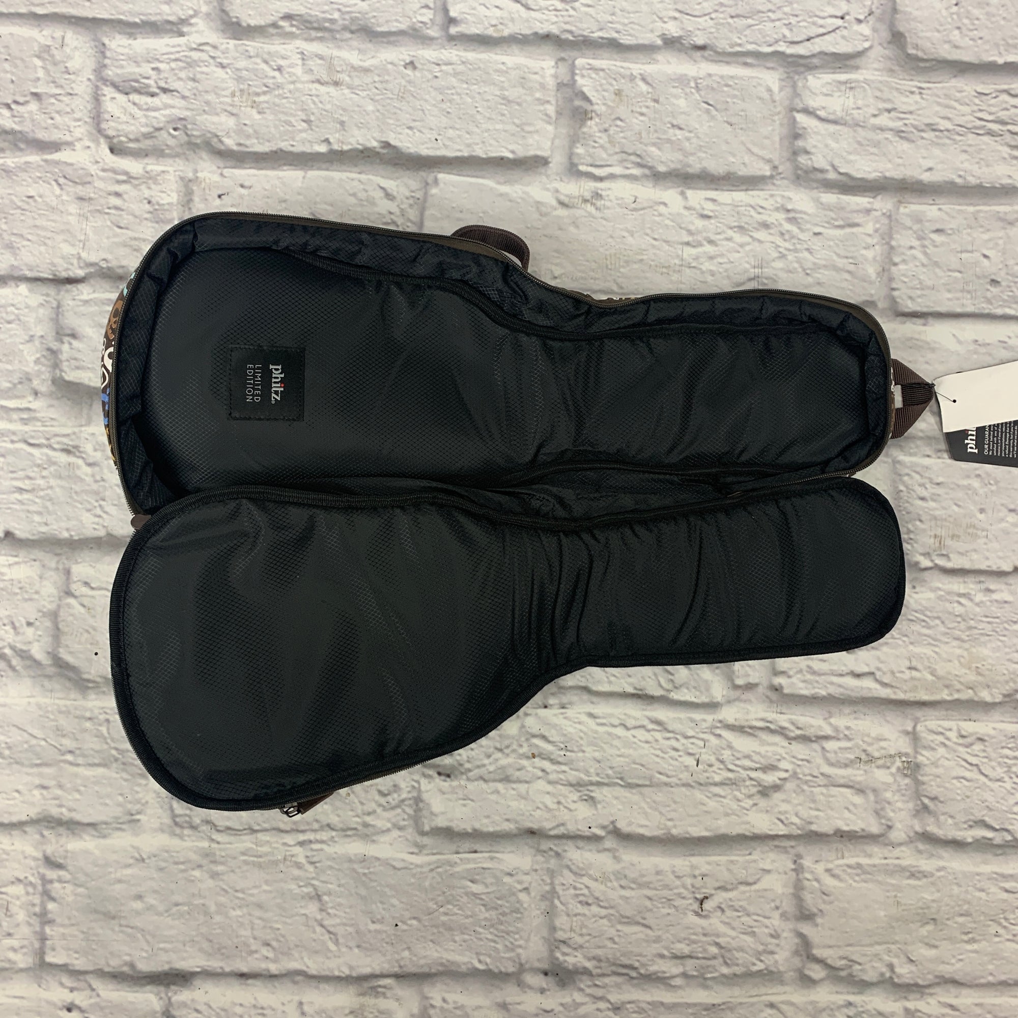 Phitz Concert Ukulele Gig Bag, Blue Party Skulls