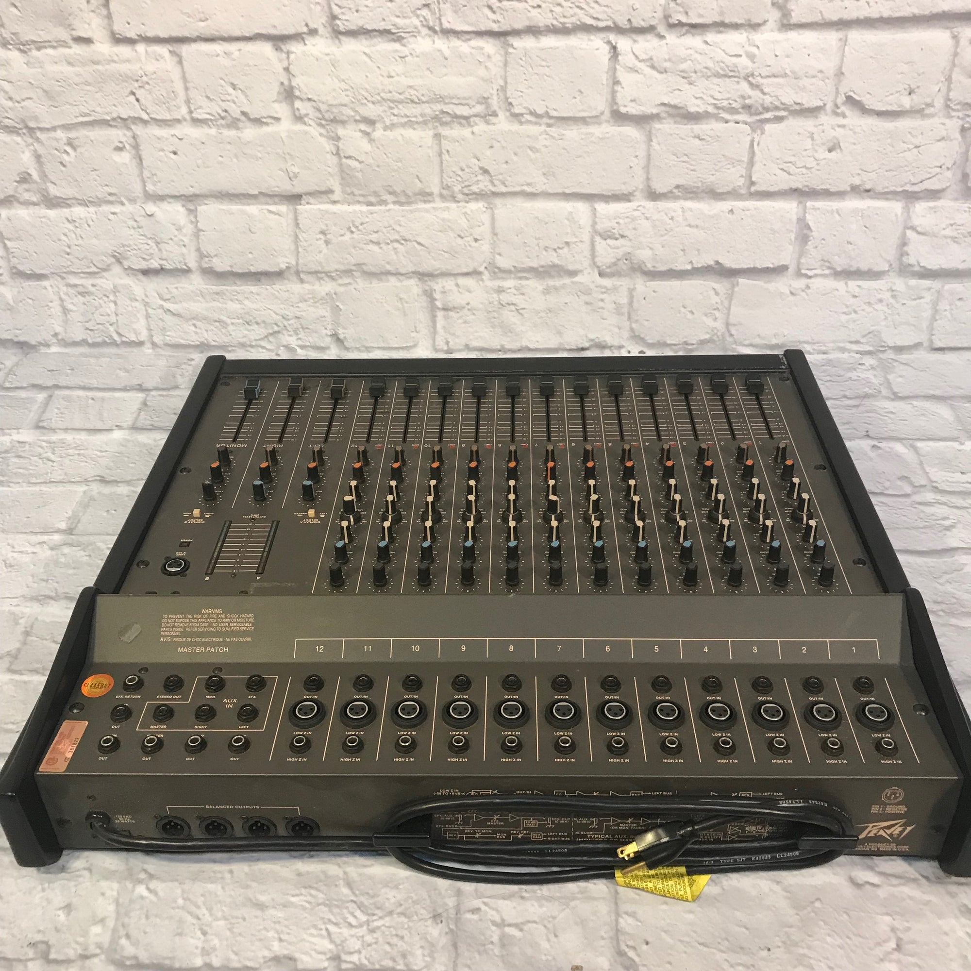 Peavey MDIIB Vintage Stereo 12x2 Mixer - Evolution Music