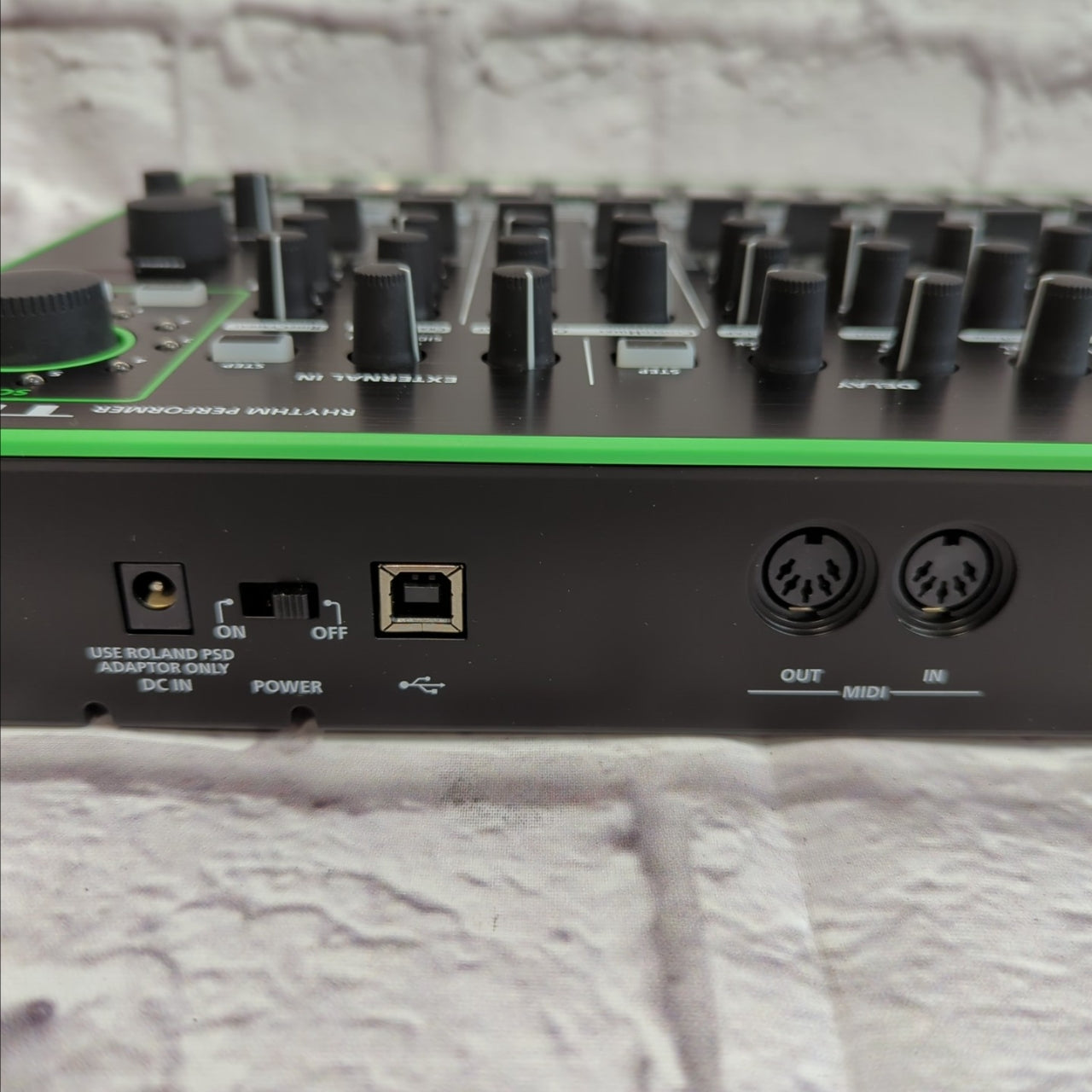 Roland TR-8 Aira Rhythm Performer Drum Machine