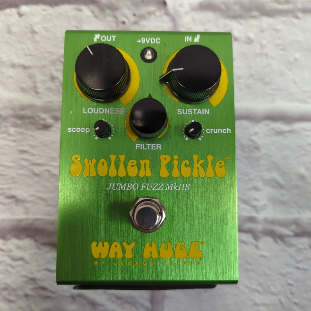 Way Huge Electronics Swollen Pickle mkIIS Fuzz Pedal