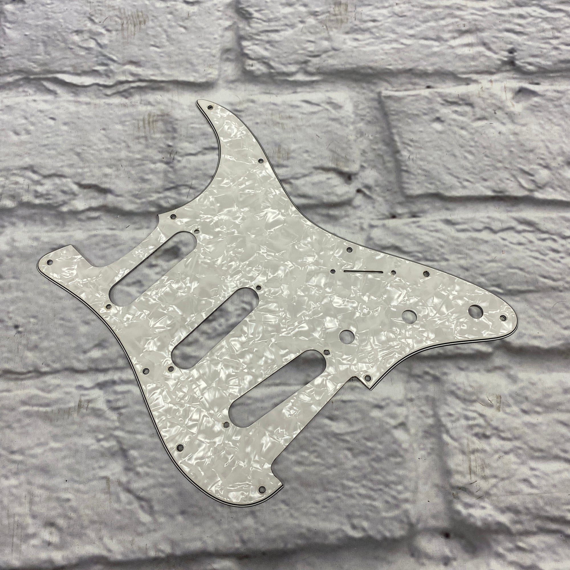 Unknown White Pearl 4-Ply Strat-Style Pickguard