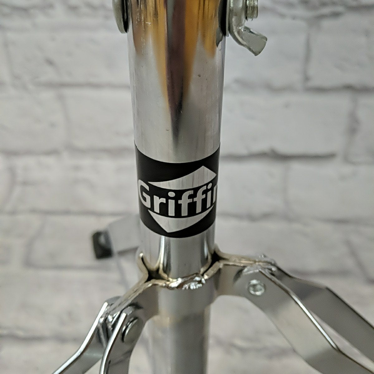 Griffin Drum Throne