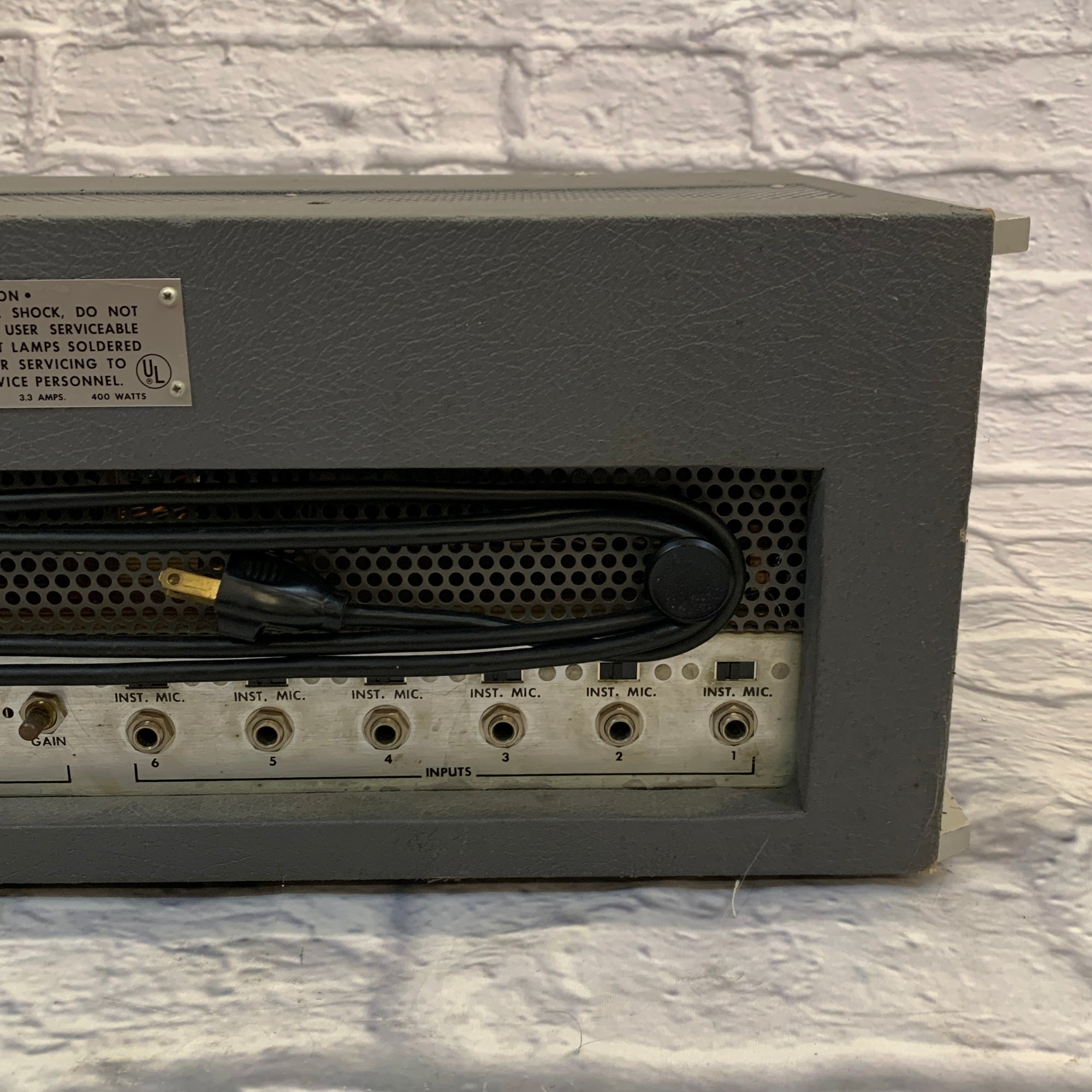 Shure Vocal Master VA 300-C Powered Mixer