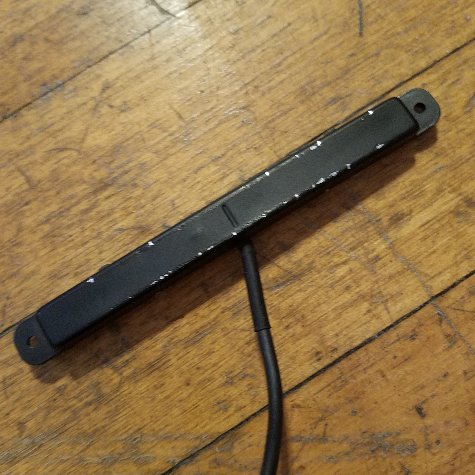 Roland GK-3B Divided Bass Pickup with Mount