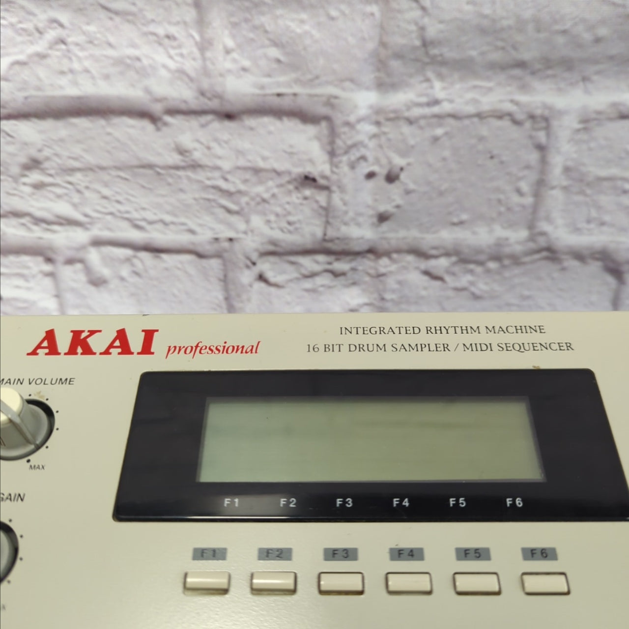 Akai MPC2000 Production Center