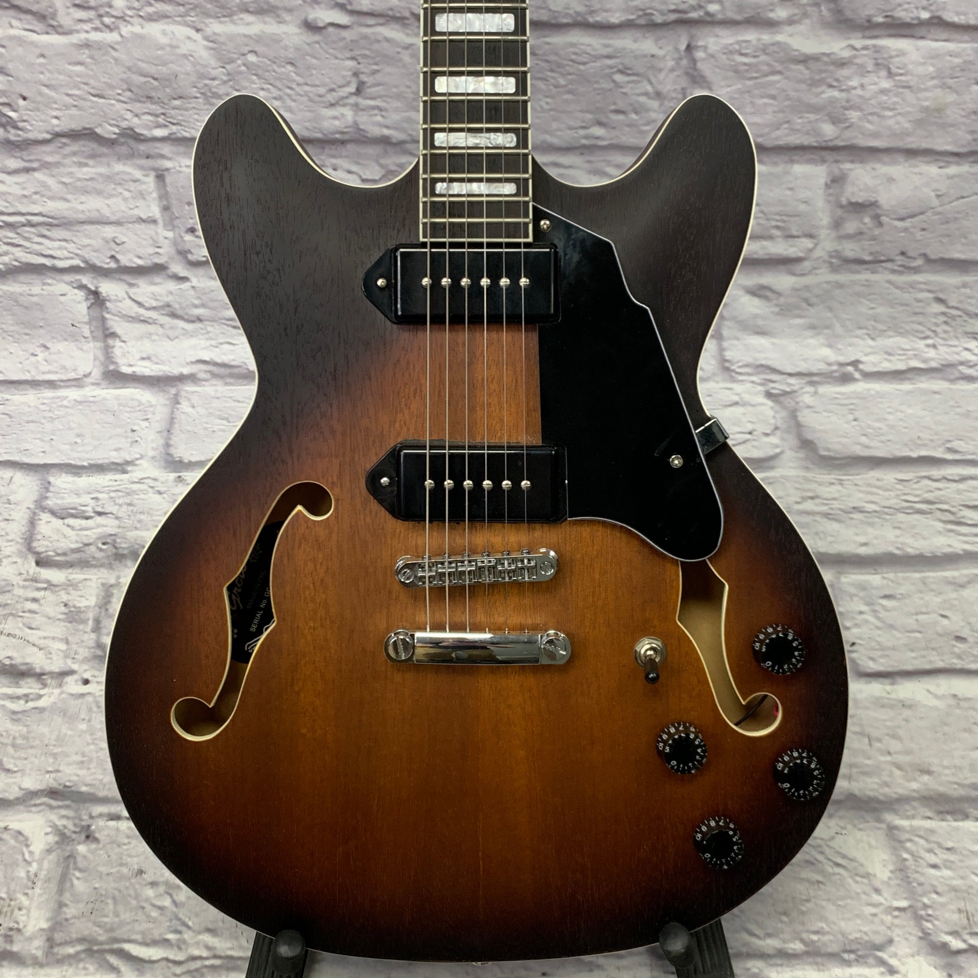 Grote Semi Hollow Satin Sunburst