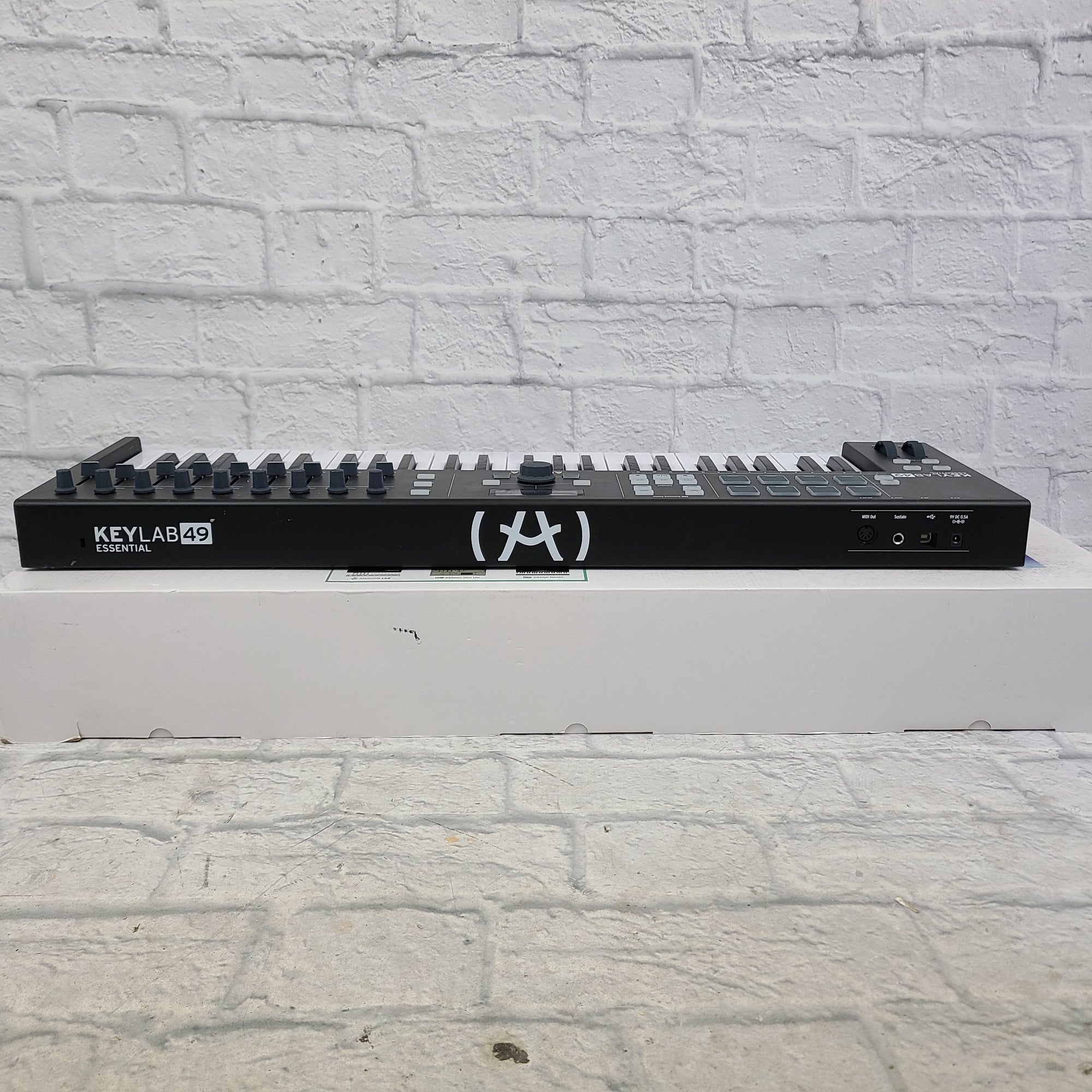 Arturia Keylab 49 Key Essential Midi Controller