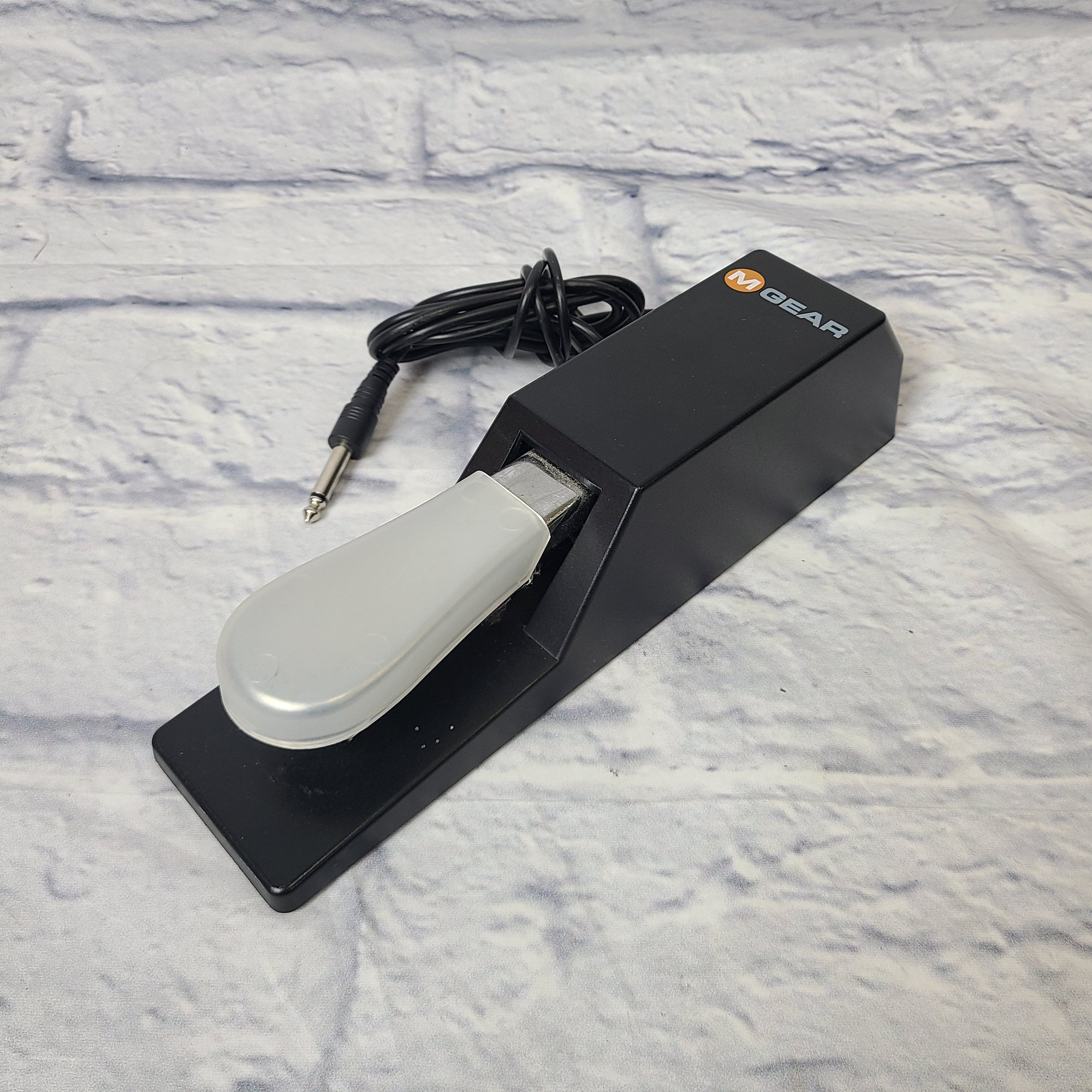 M Gear Switchable Keyboard Sustain Pedal