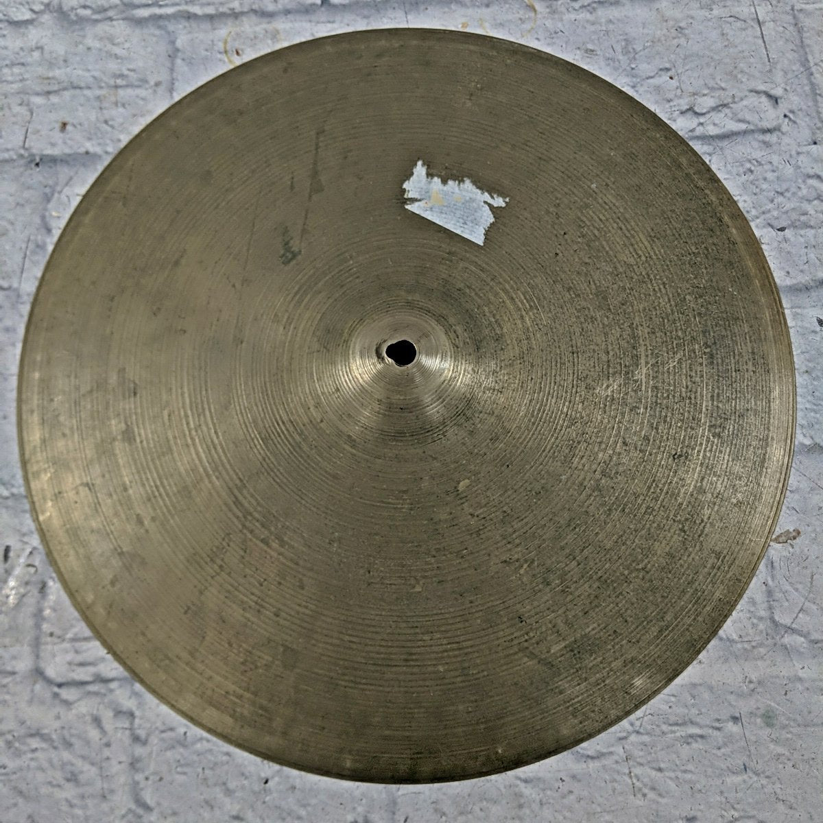 Vintage Zildjian Avedis 16 Crash Cymbal - Keyholed