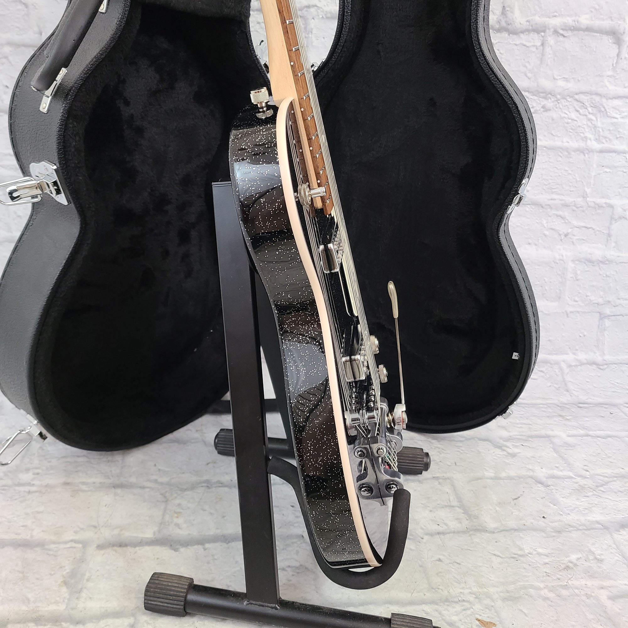 Gretsch G5260 Electromatic Baritone Electric Guitar w/ Bigsby, Hardshell Case - Black Sparkle