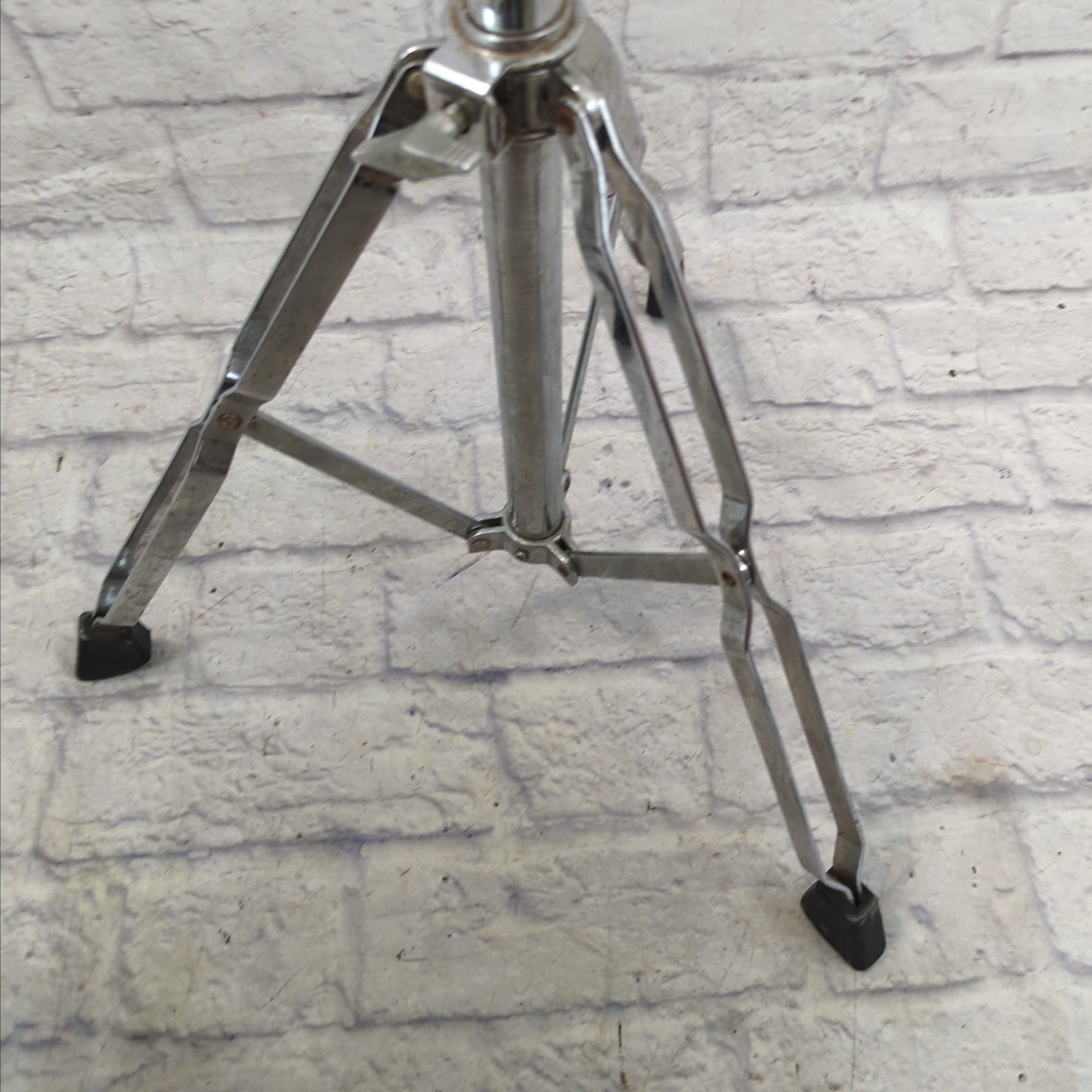Unknown Double Braced Tri Mount Triple Stand