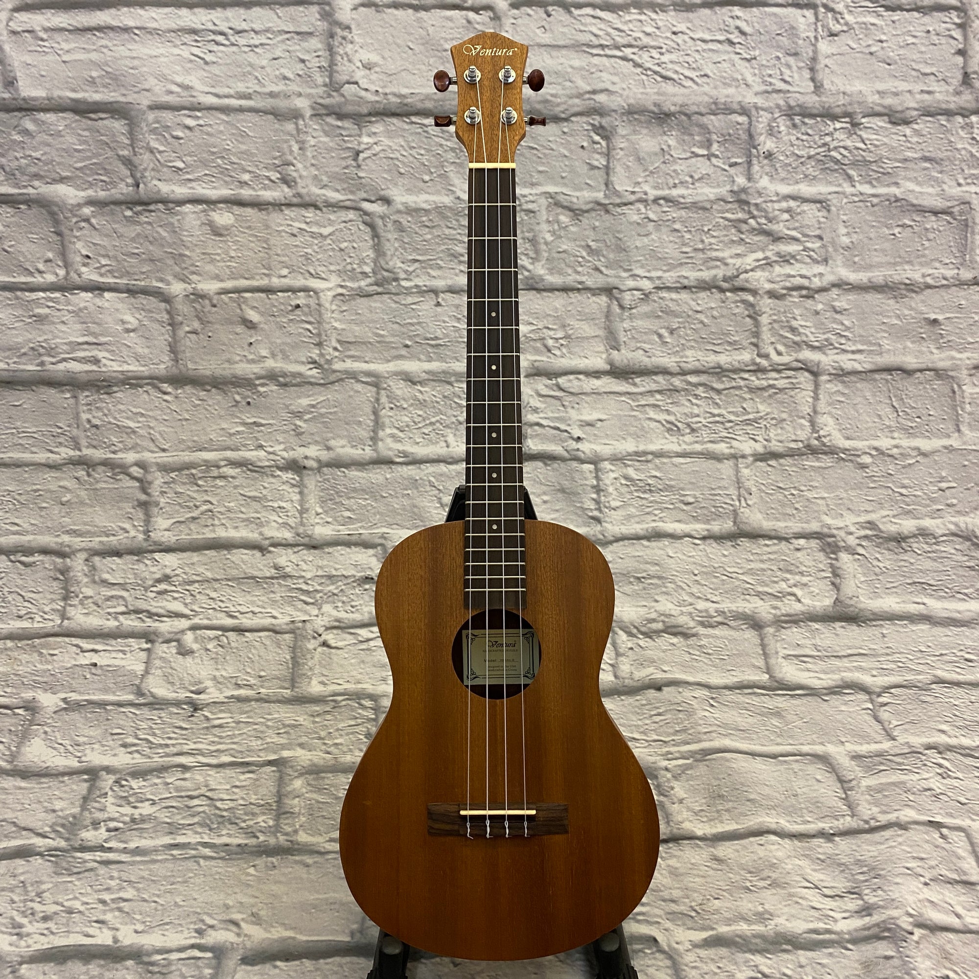 Ventura V9MAH-B Baritone Ukulele