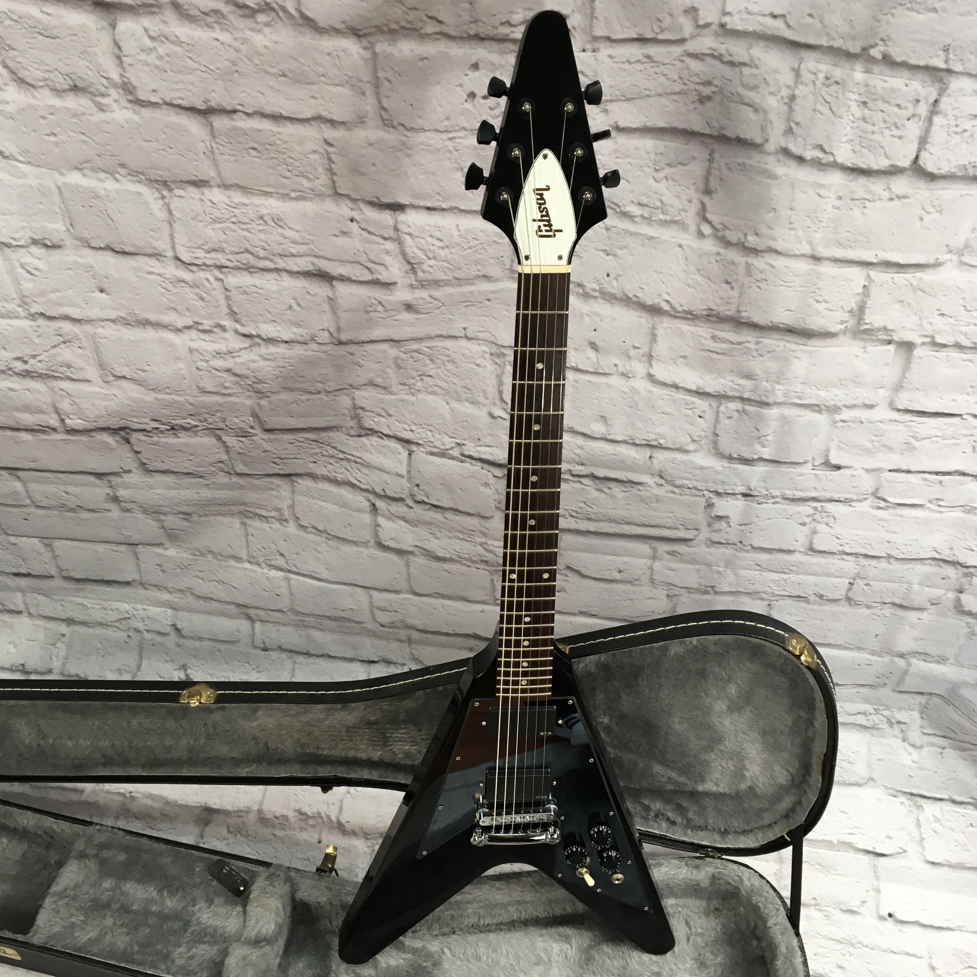 Gibson Flying V 1999 with TKL Hard Case
