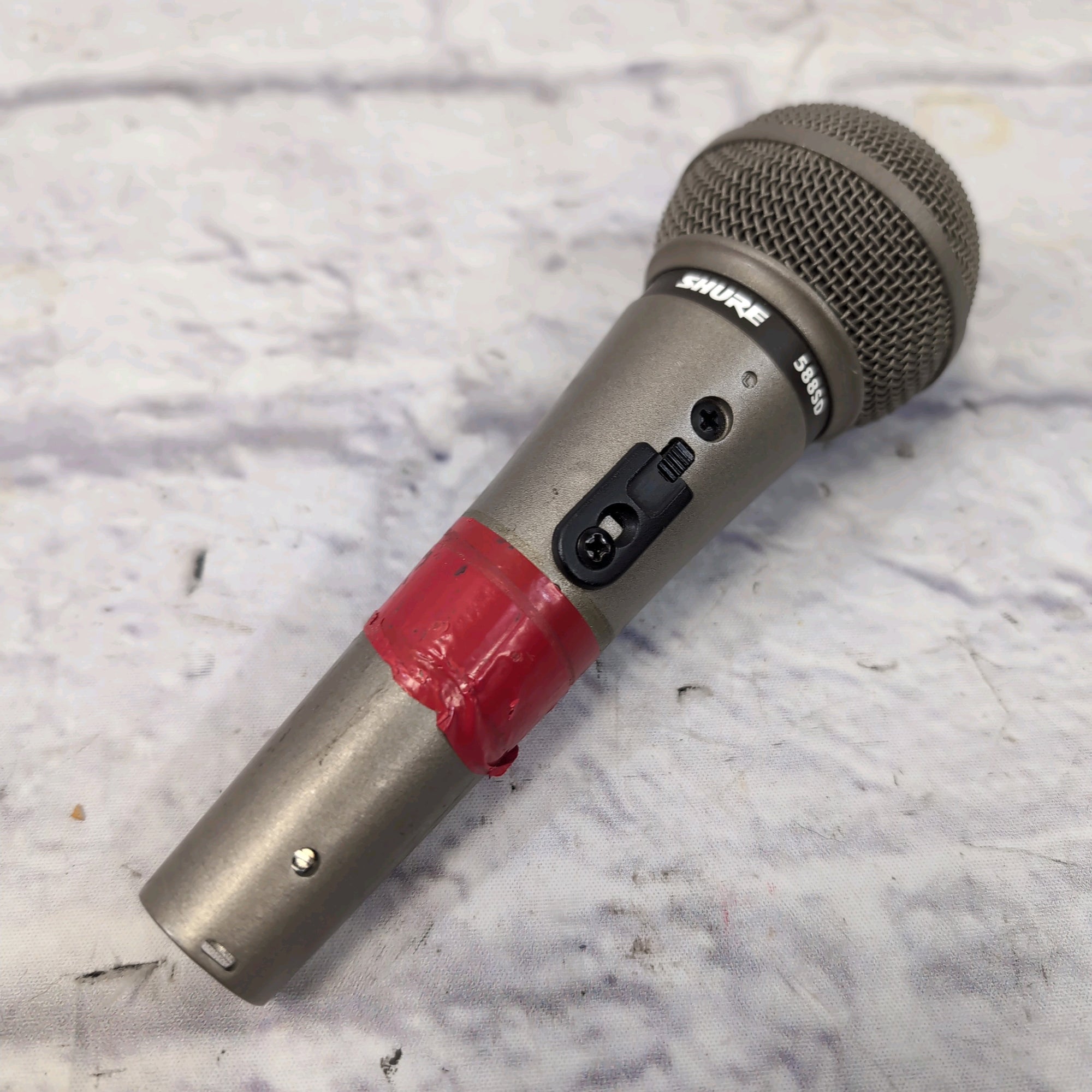 Shure 588SD Dynamic Vocal Microphone