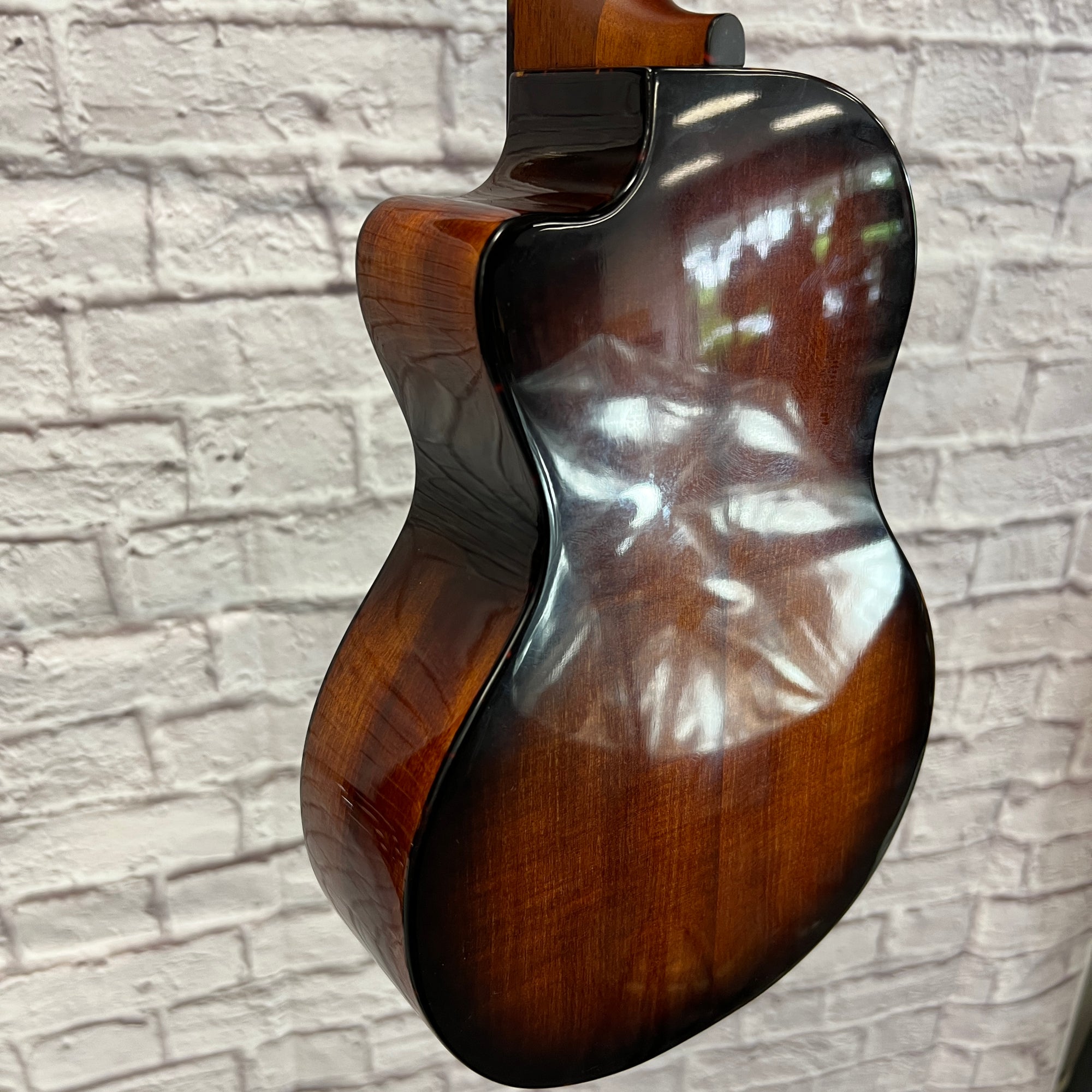 Breedlove Pursuit Ex CU CE BO Ukuleles