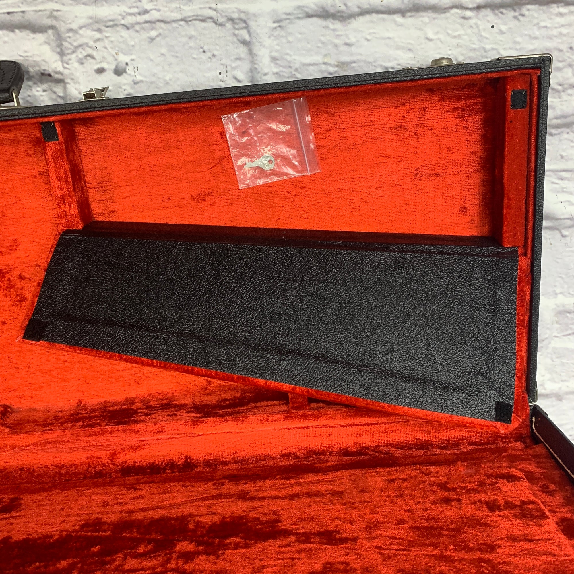 Fender Electric Guitar Hardcase w/ Lock & Keys