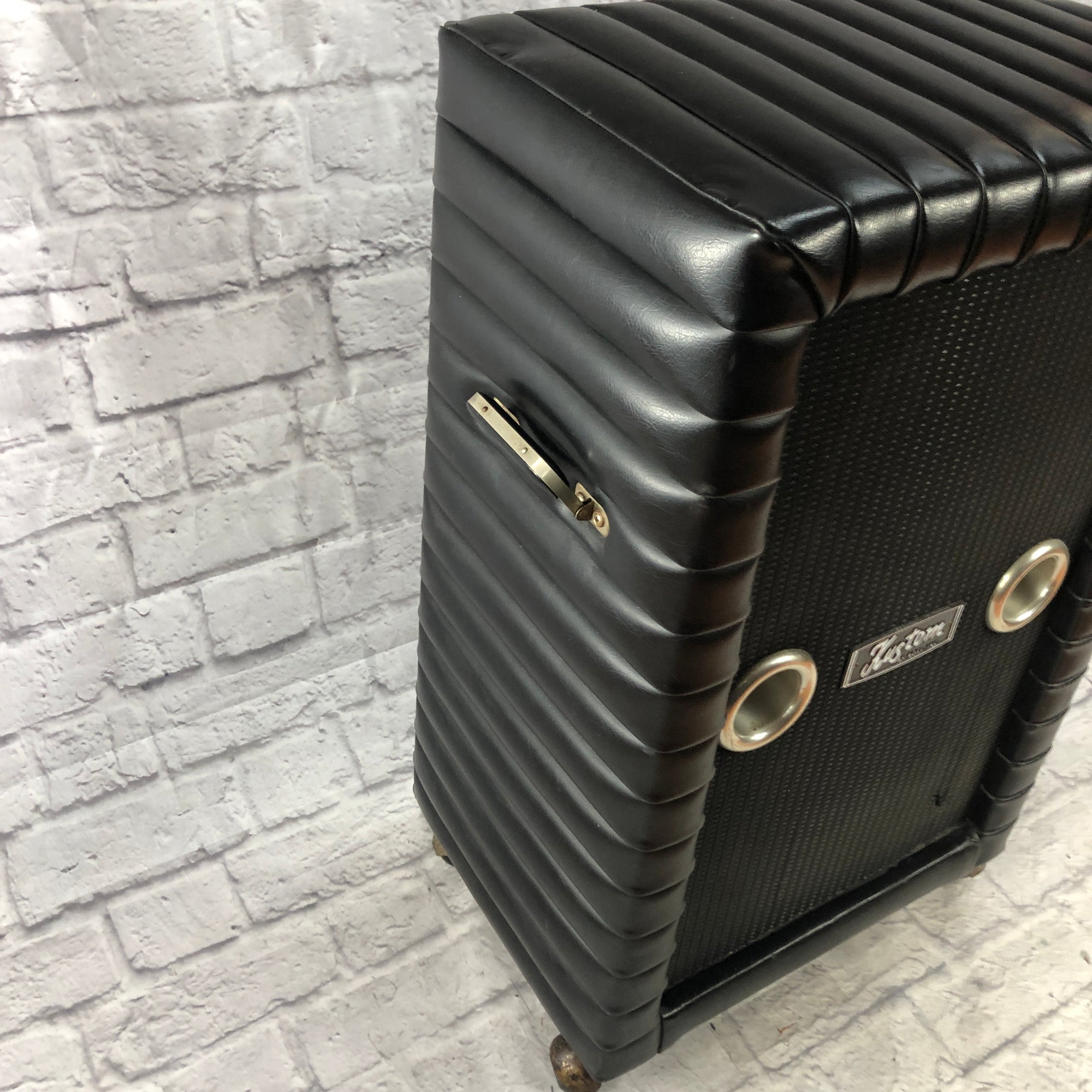 Kustom K100 Tuck & Roll 2x12  Cabinet - Black