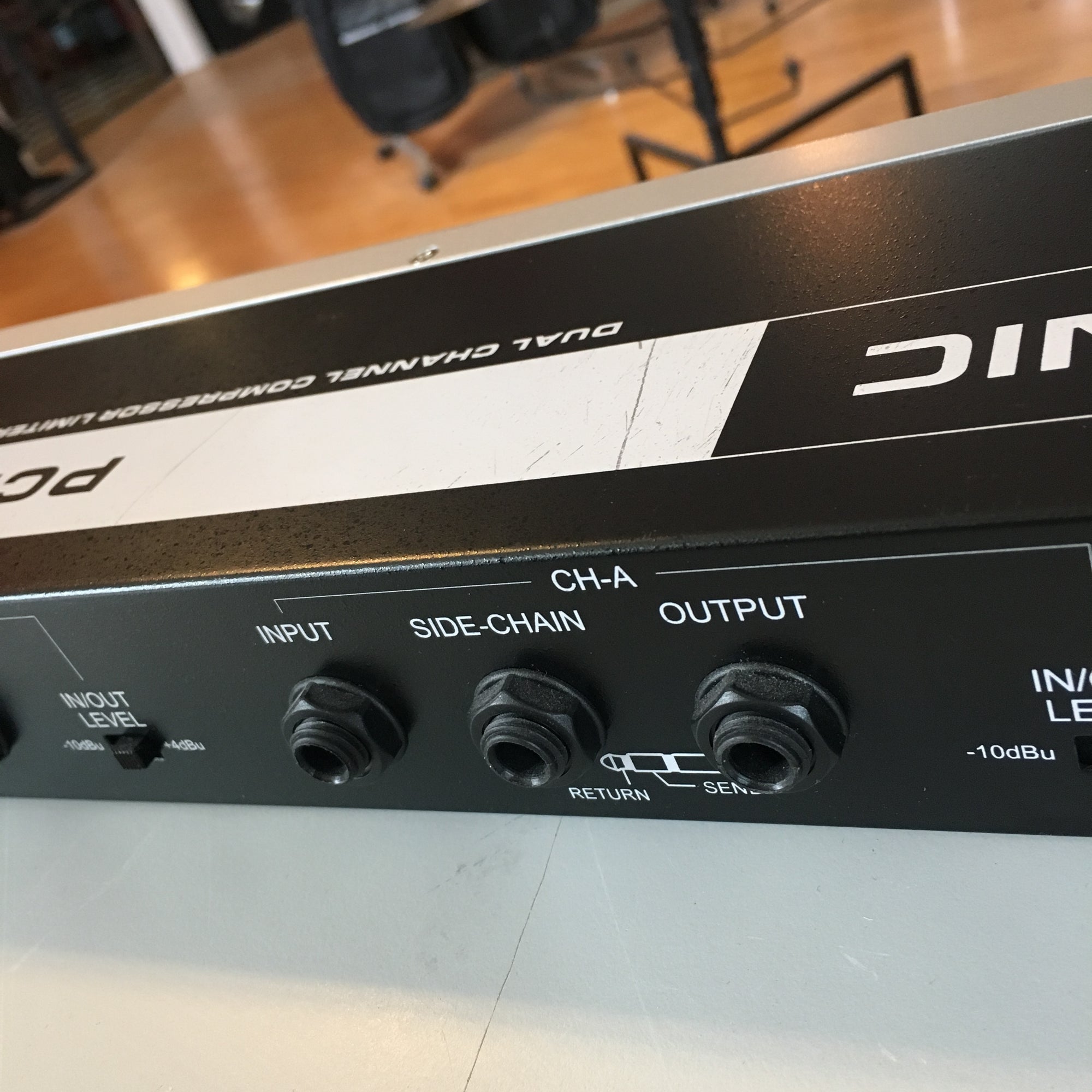 Phonic PCL3200 Dual Channel Compressor and Limiter