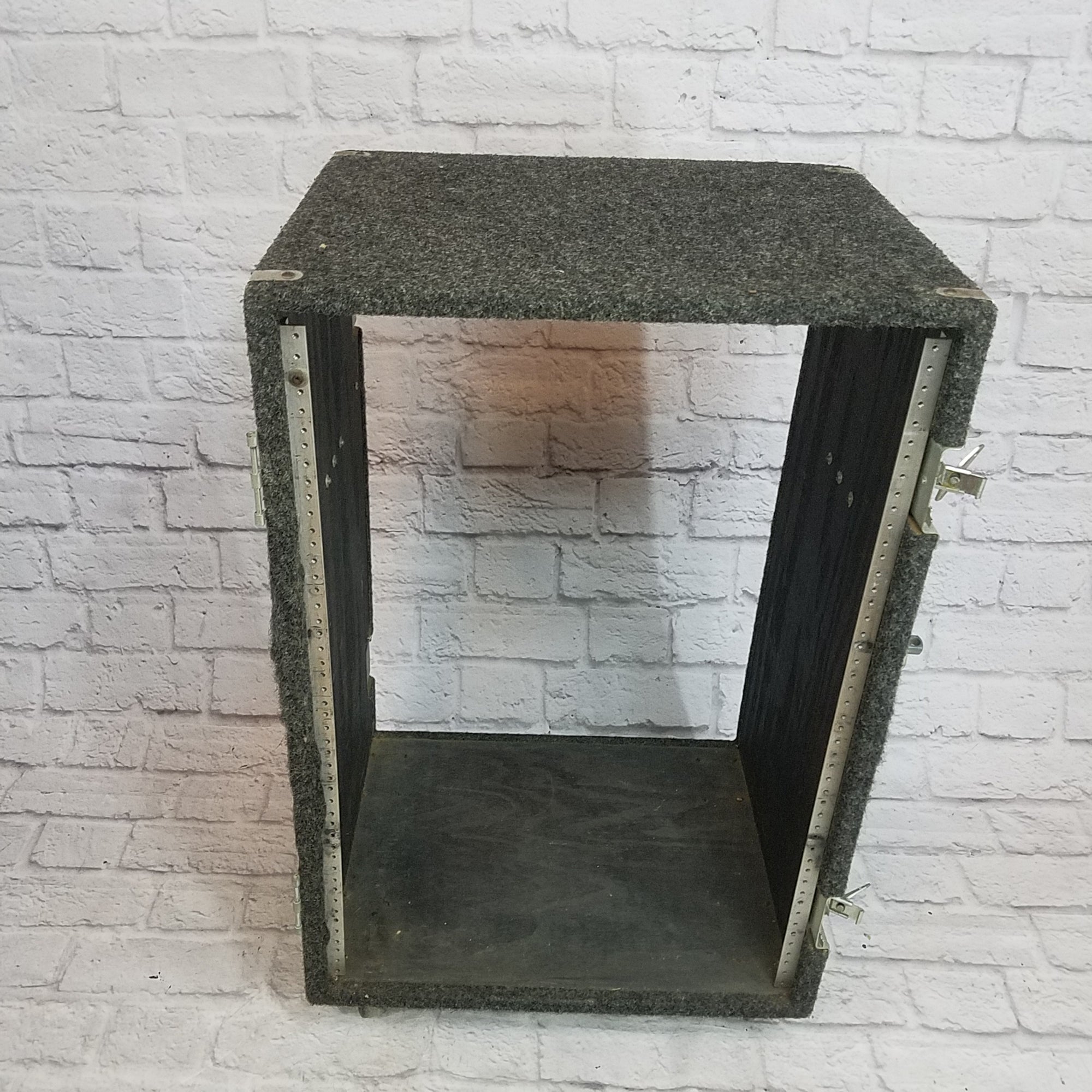 16U Carpeted Rolling Rack Case