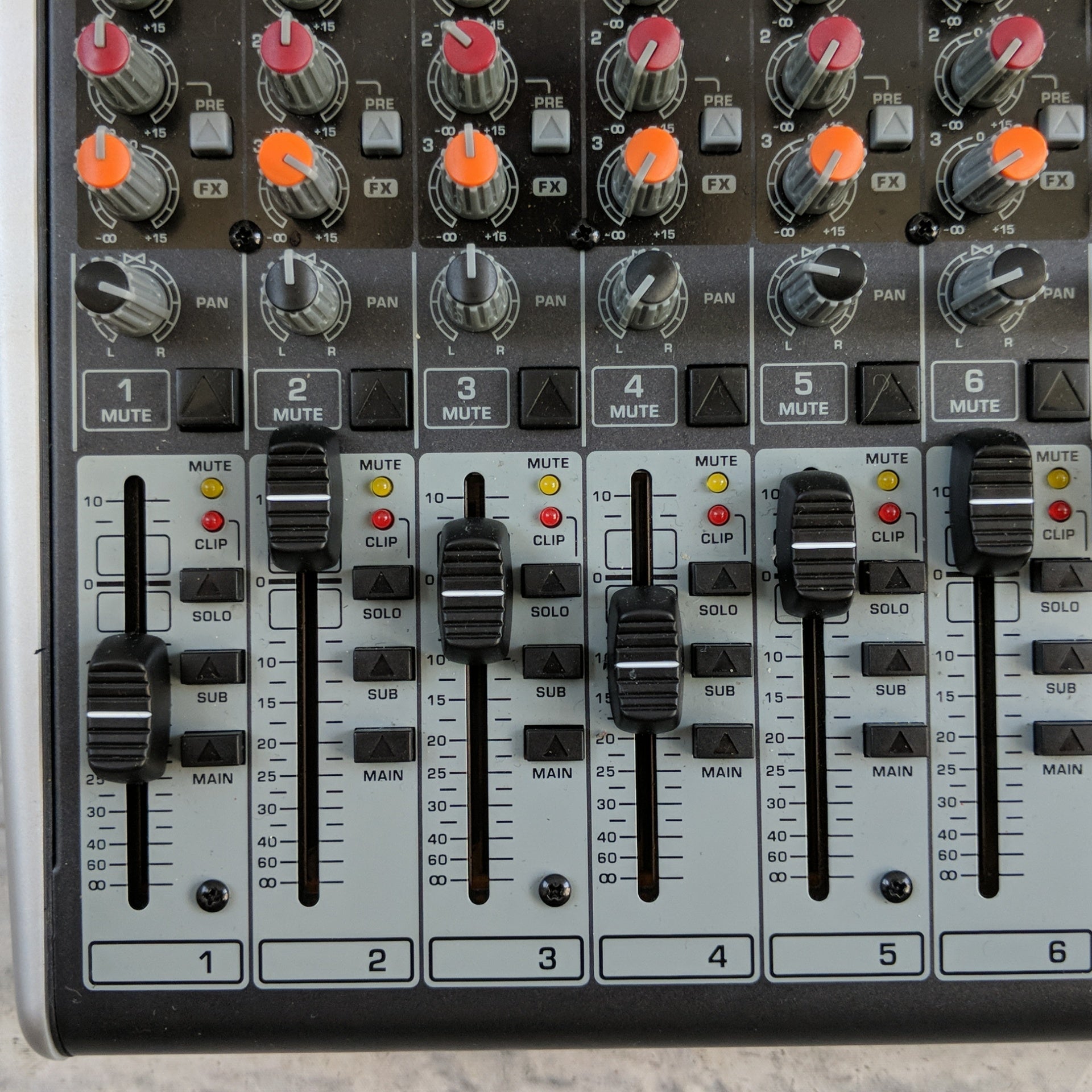 Behringer Xenyx X2222USB 22-Input Mixer with USB Interface Behringer Xenyx X2222USB 22-Input Mixer with USB Interface
