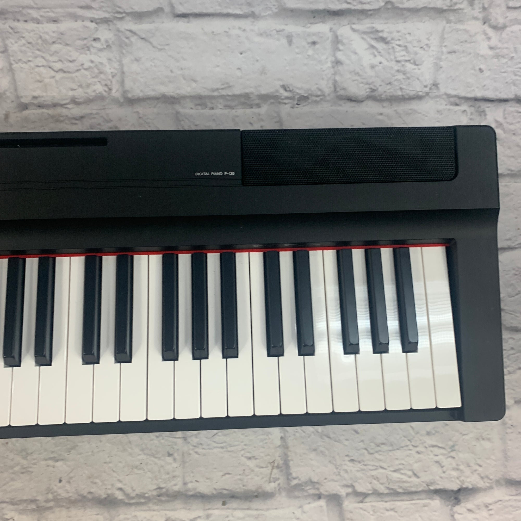 Yamaha P-125 Digital Stage Piano, 88-Key