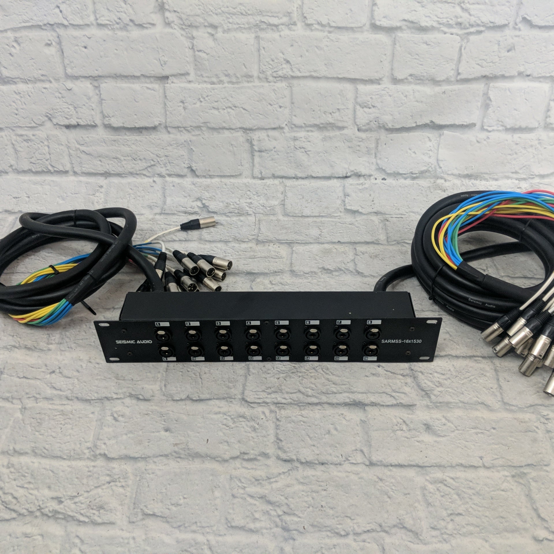 Seismic Audio - SARMSS-16x1530 - 16 Channel XLR TRS Combo Splitter Snake Cable