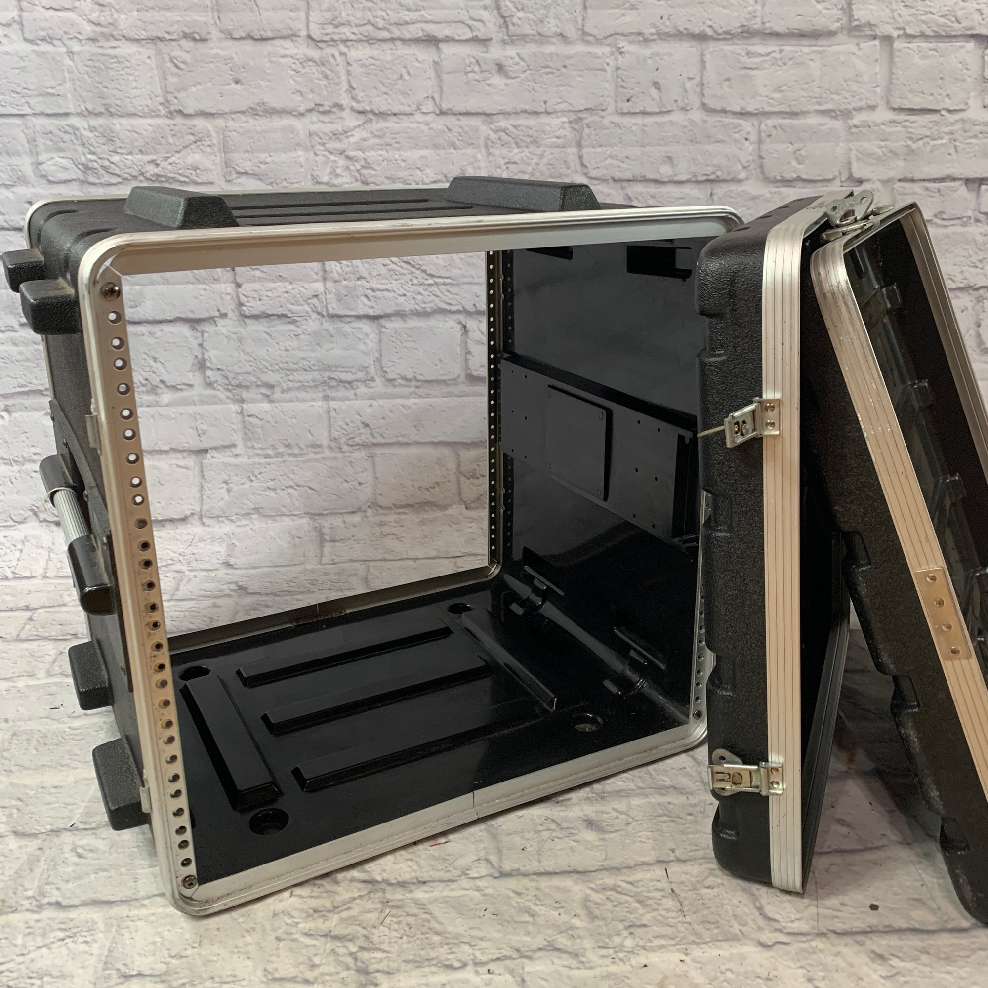 Global Source 10U Molded Rack Carrying Case