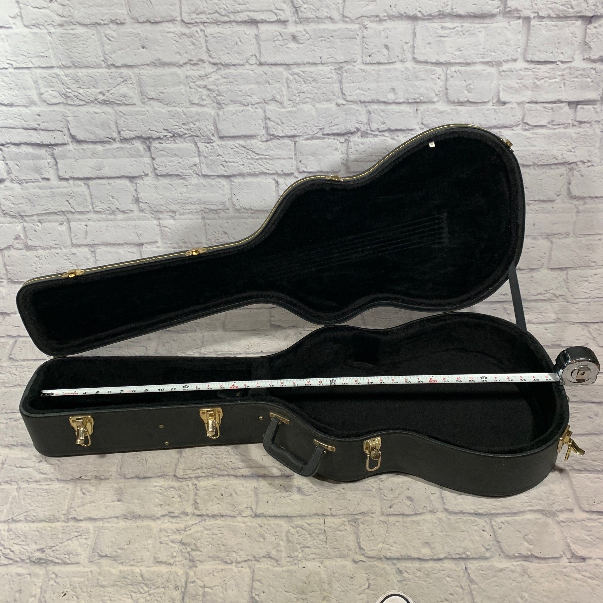 Unknown Acoustic Guitar Hard Case