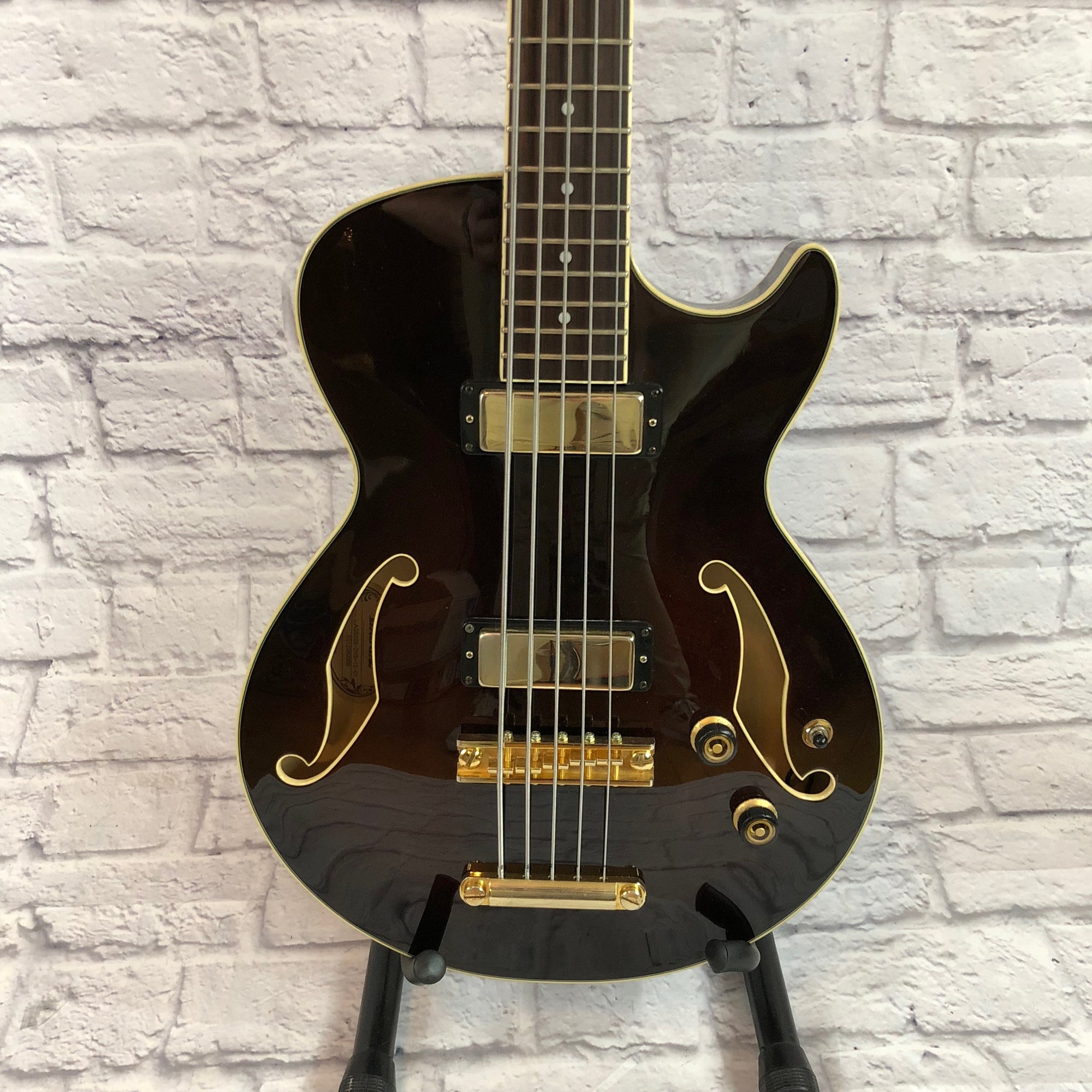 ** Kramer Striker 700St Red 4 String Bass